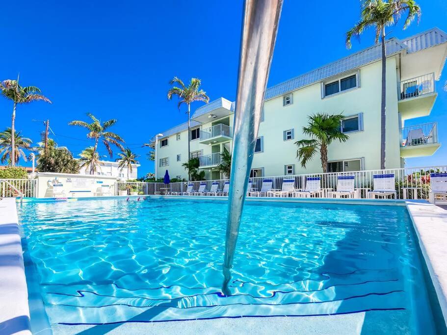 2 bedroom Oceanfront Condo! Pool, beach, incredible views, Florida Keys gem! view 5