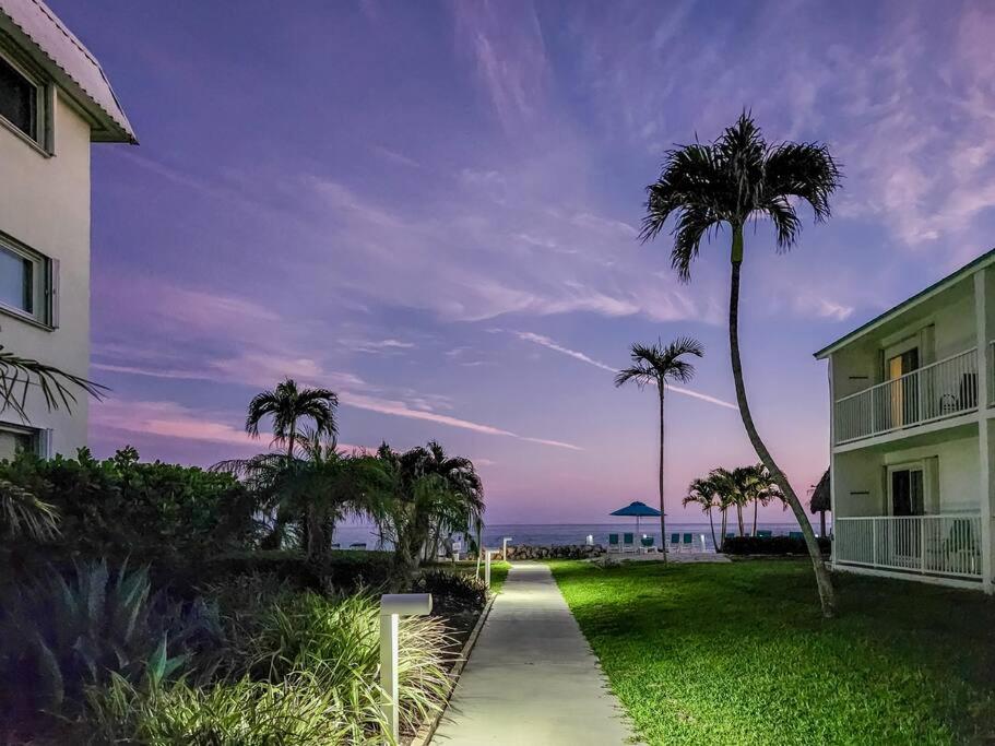 2 bedroom Oceanfront Condo! Pool, beach, incredible views, Florida Keys gem! view 4