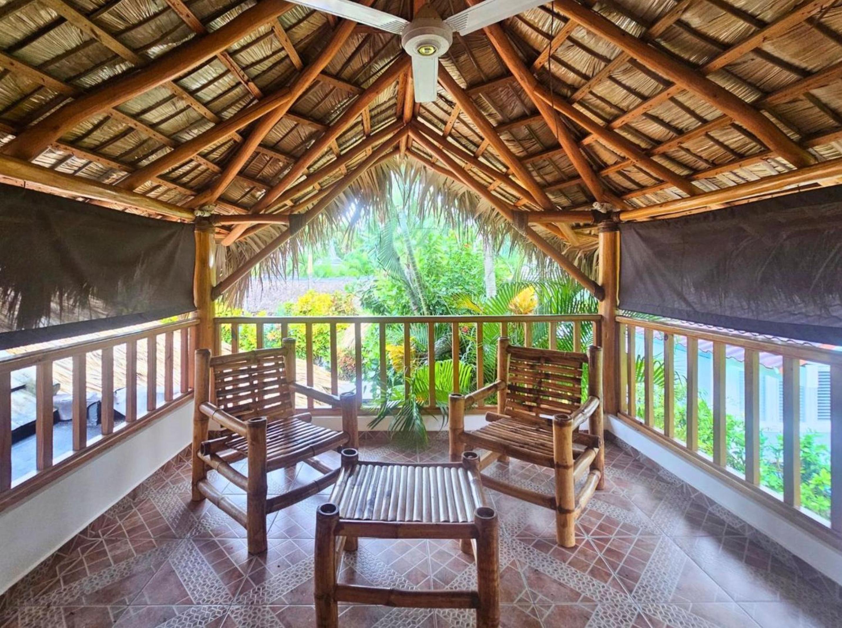 Tropical House with Bungalow and Pool Near Playa Poppy