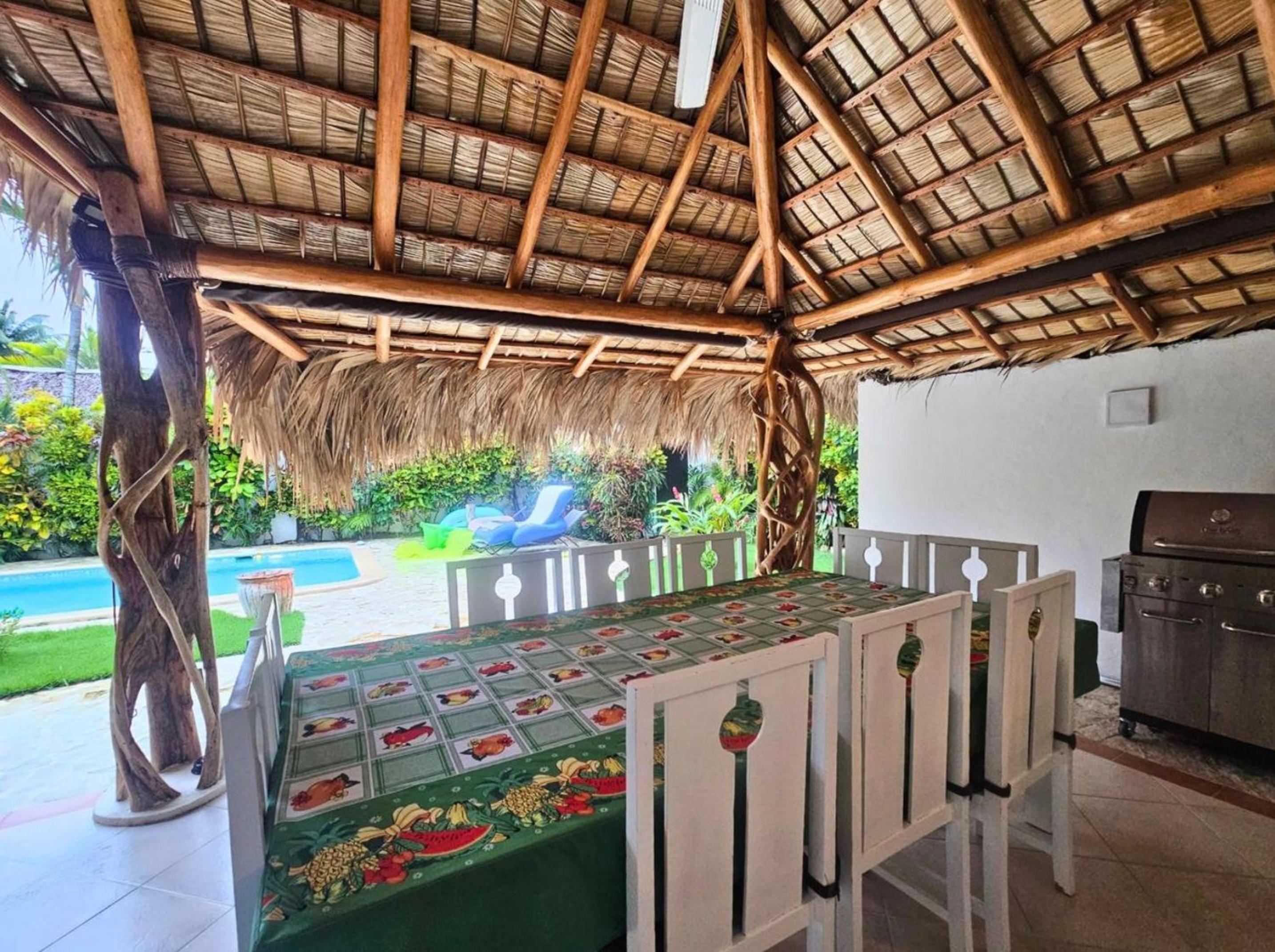 Tropical House with Bungalow and Pool Near Playa Poppy