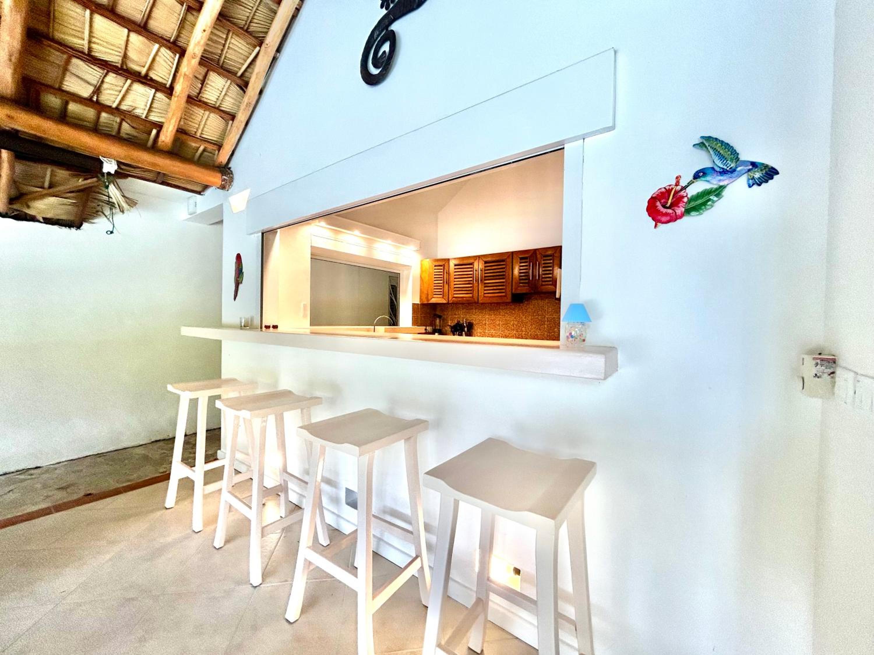 Tropical House with Bungalow and Pool Near Playa Poppy