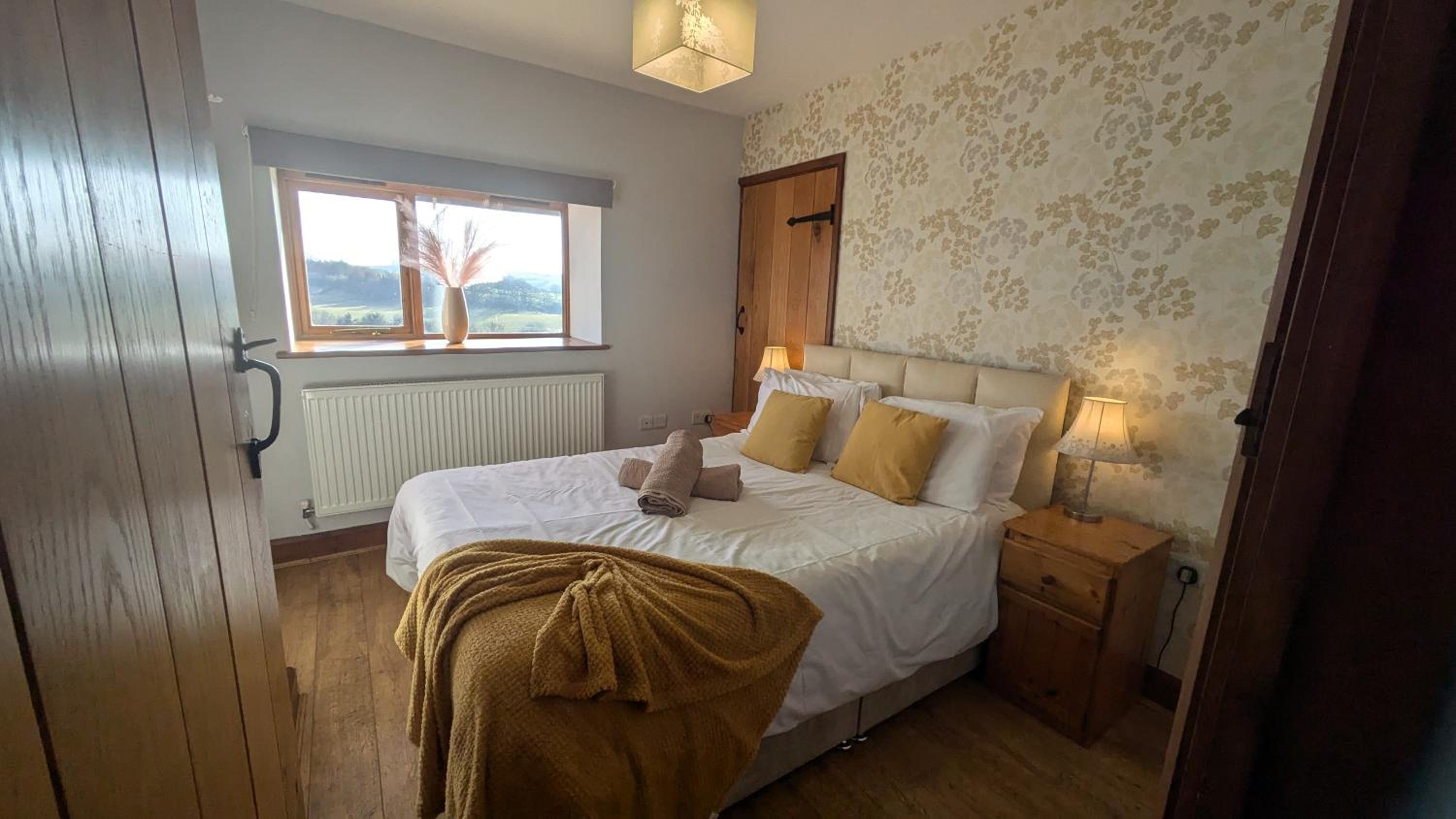 Vale Farm Cottages view 3