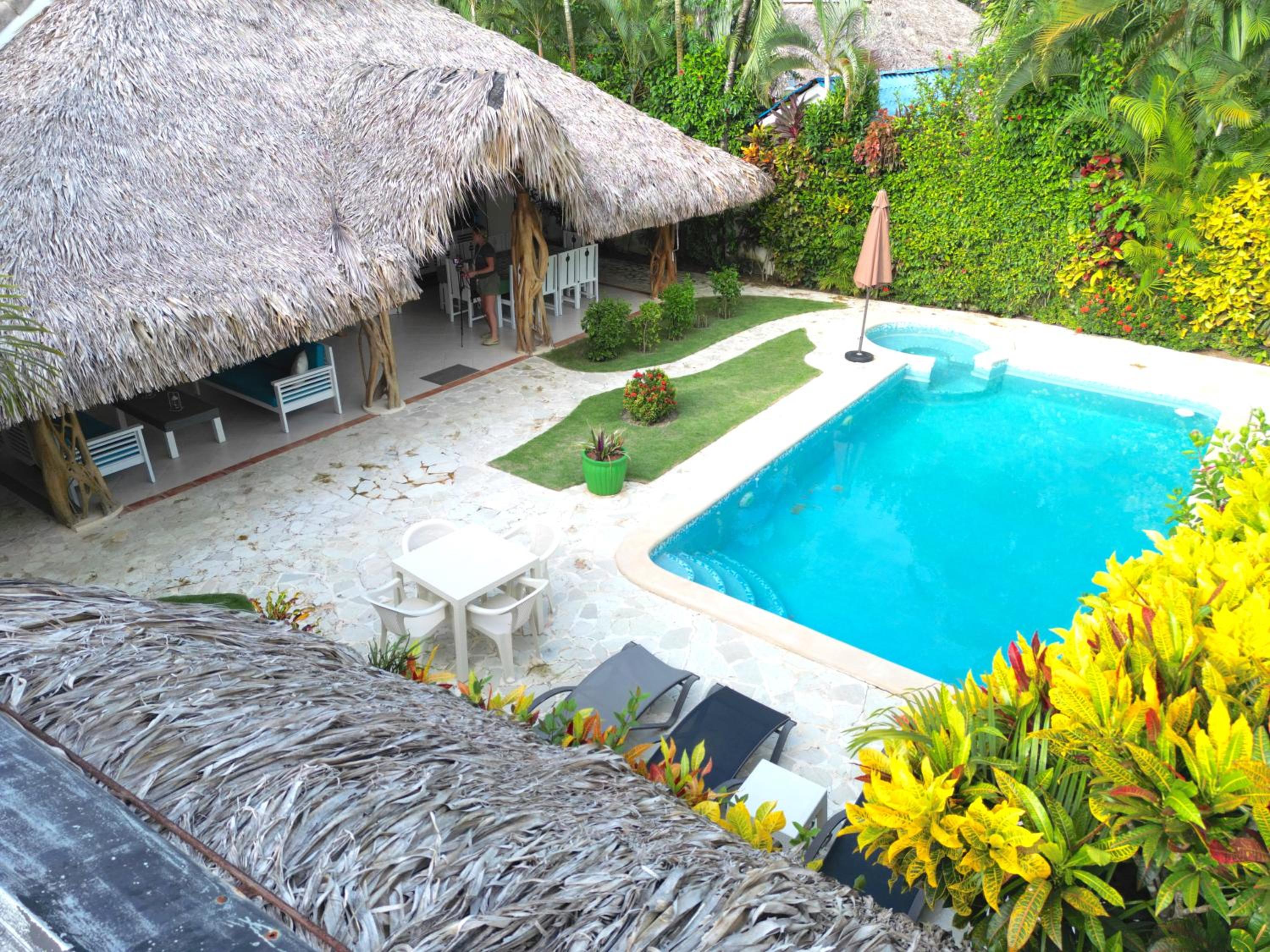 Tropical House with Bungalow and Pool Near Playa Poppy