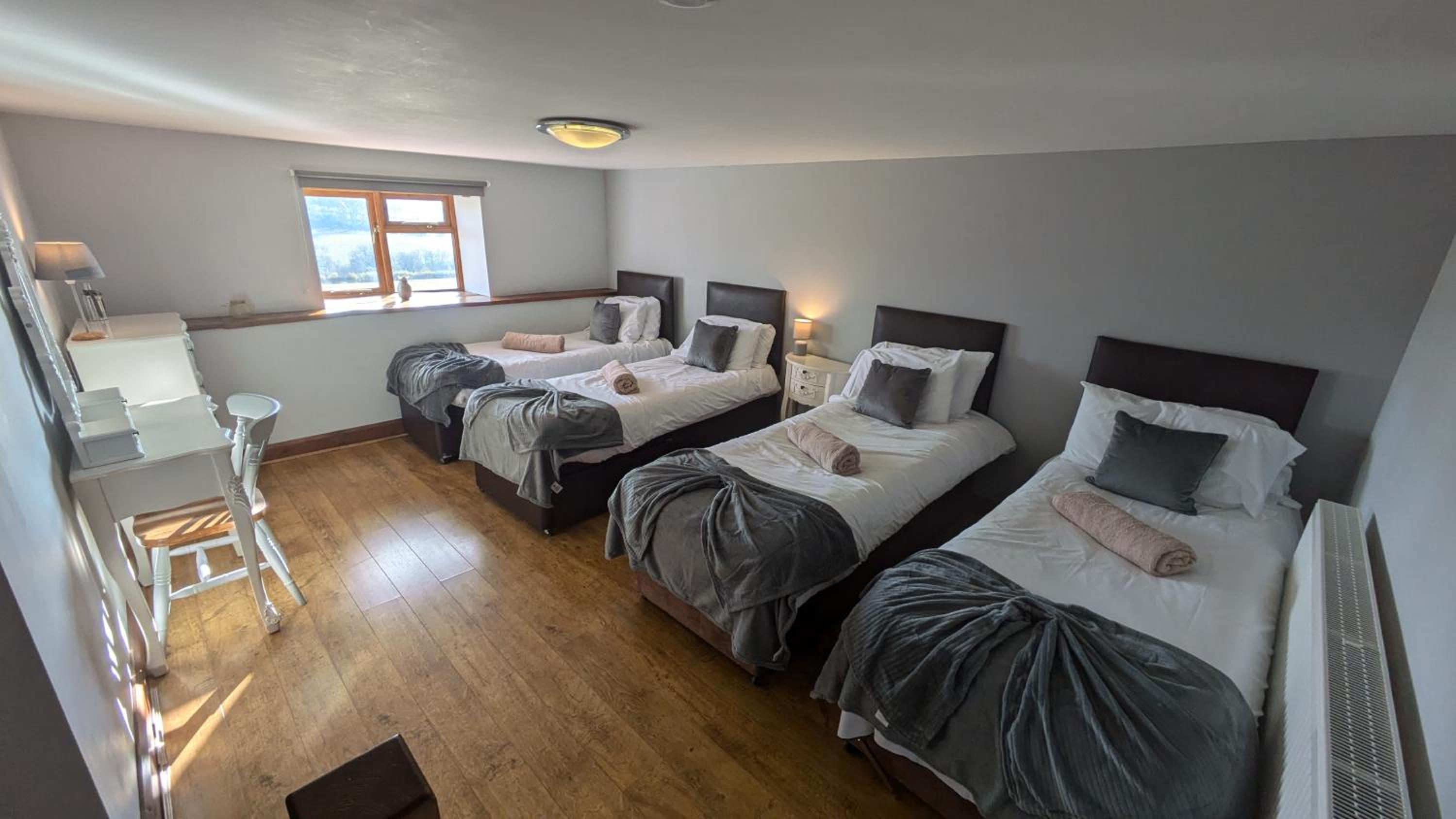 Vale Farm Cottages view 5