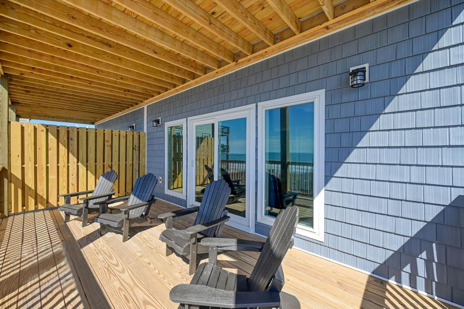 North Topsail Oceanfront with Shared Pool - Dogs Allowed - Elevator