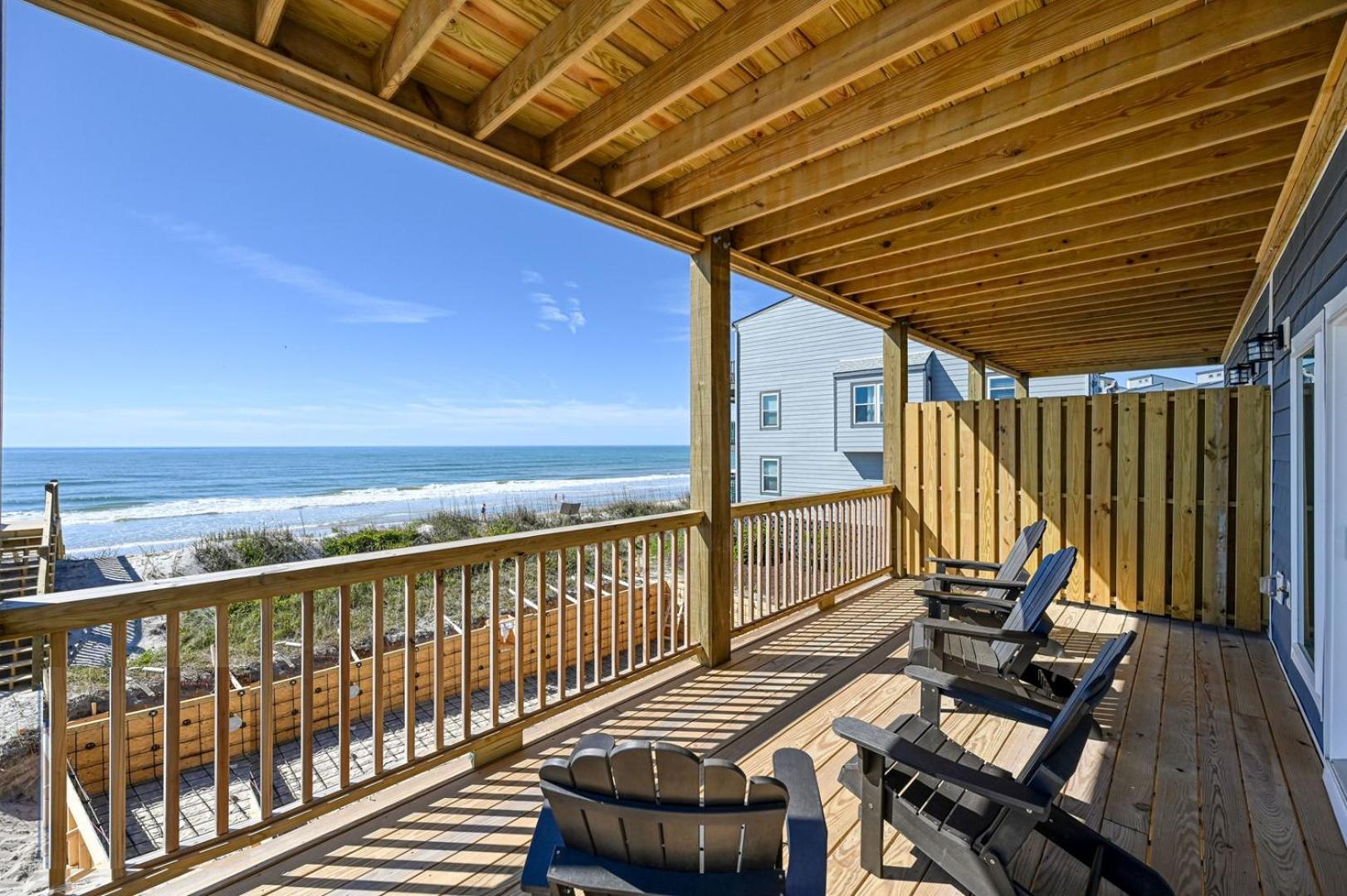North Topsail Oceanfront with Shared Pool - Dogs Allowed - Elevator