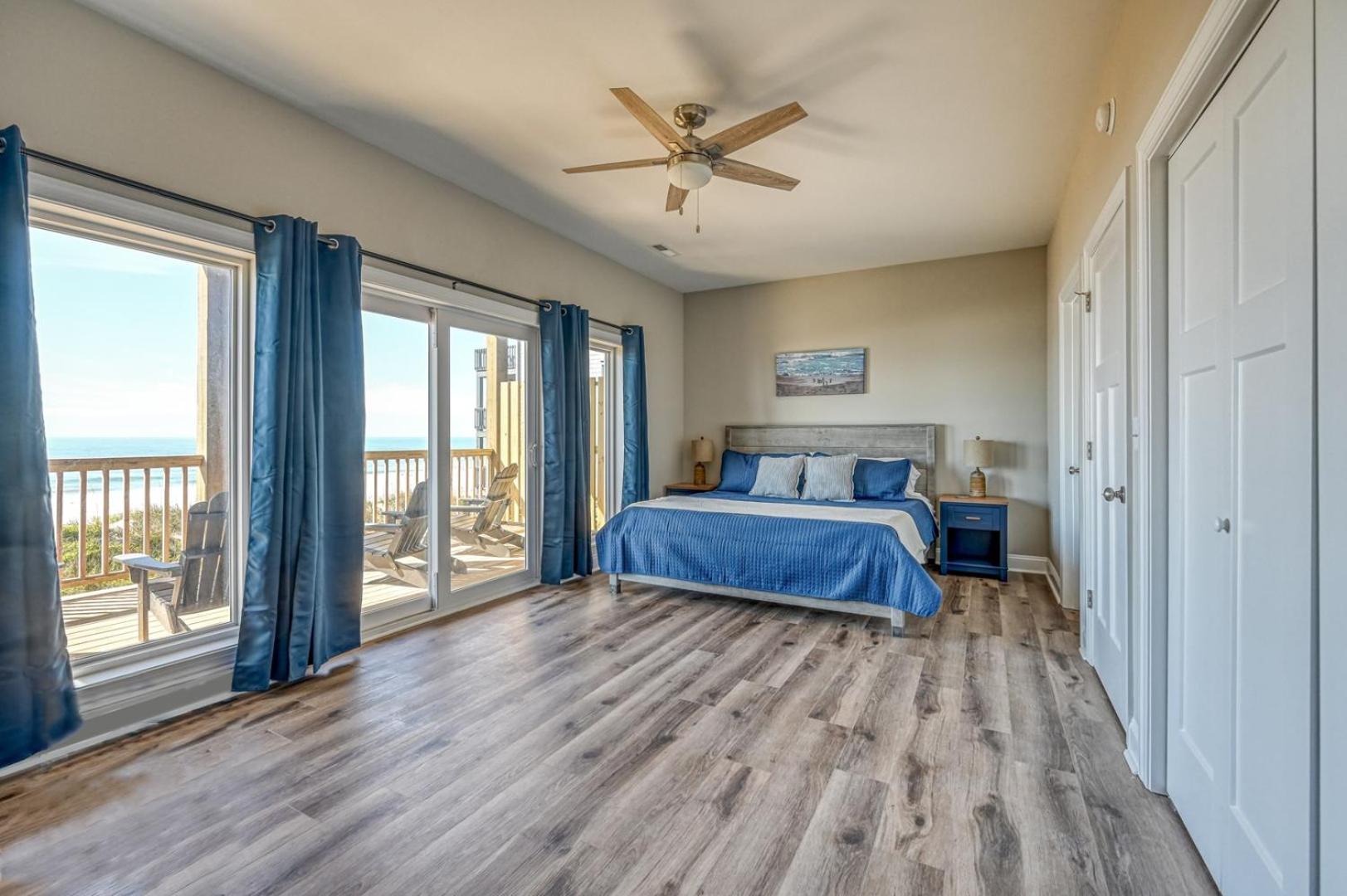 North Topsail Oceanfront with Shared Pool - Dogs Allowed - Elevator