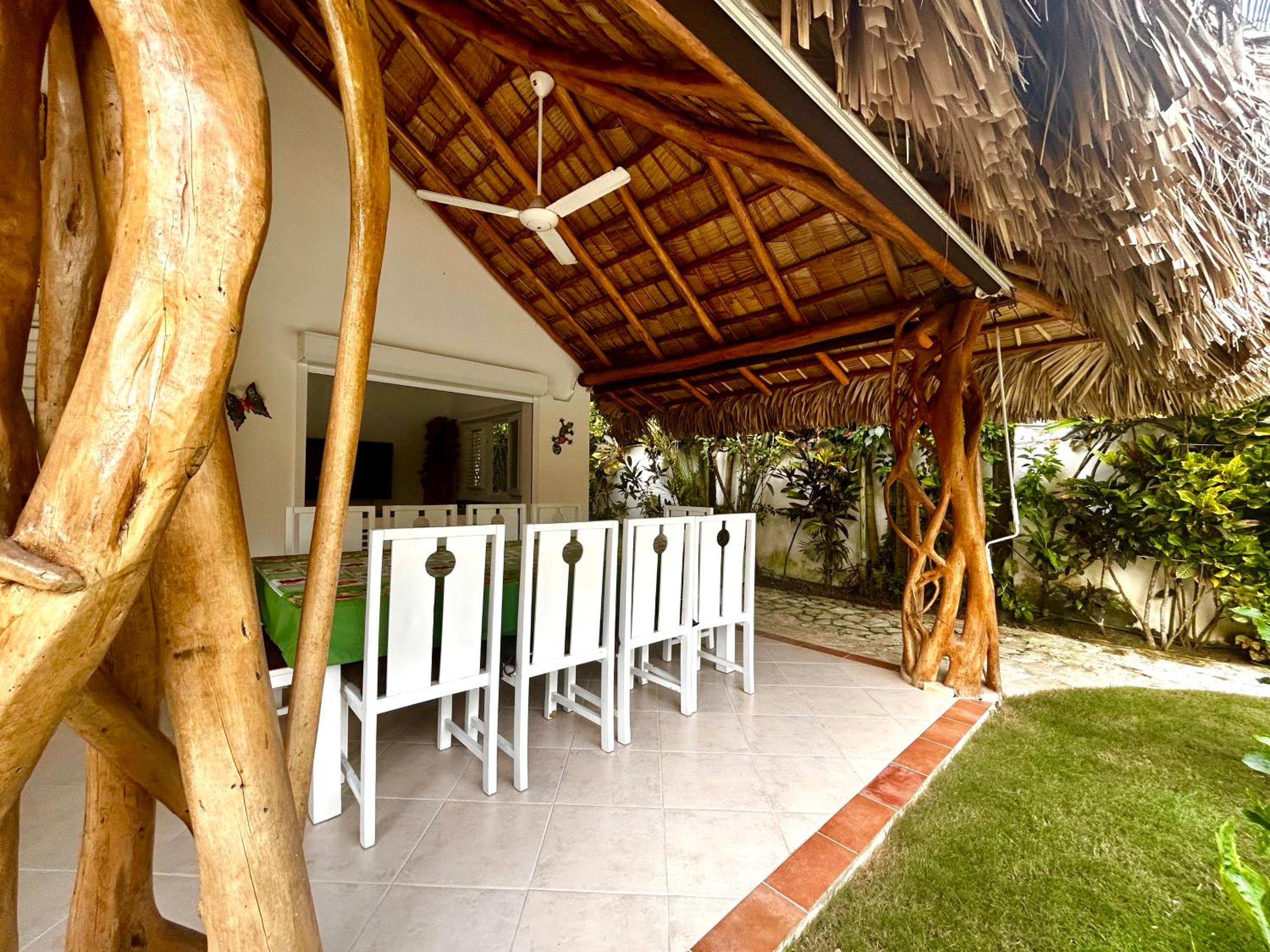 Tropical House with Bungalow and Pool Near Playa Poppy