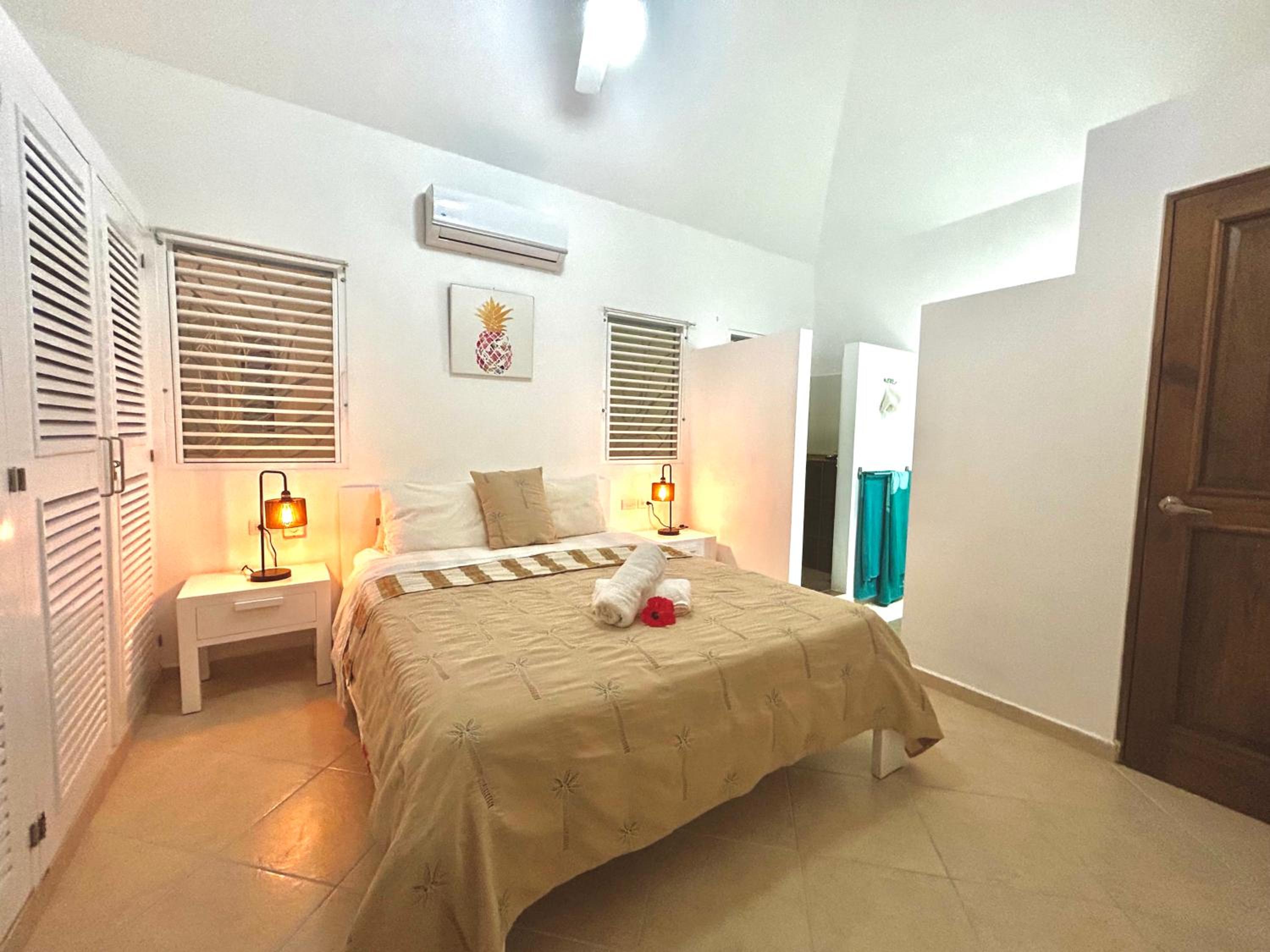 Tropical House with Bungalow and Pool Near Playa Poppy