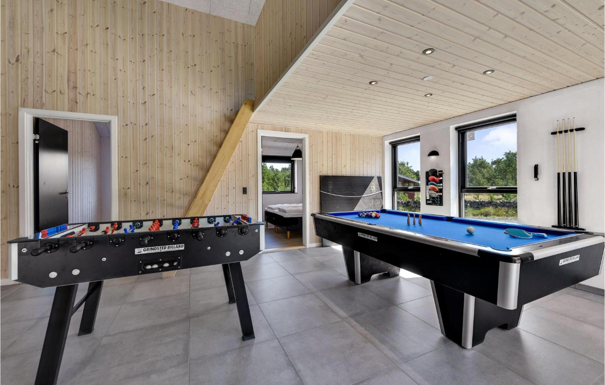 Nice Home In Blåvand With Kitchen