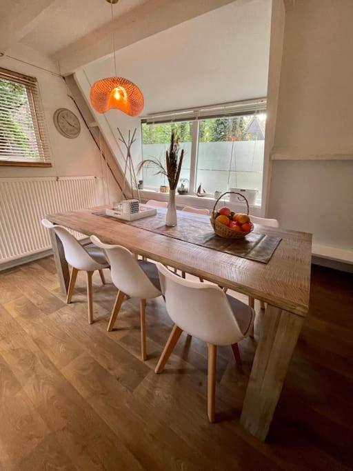 Cozy warm chalet in wooden nature near Maastricht-Gothamette House