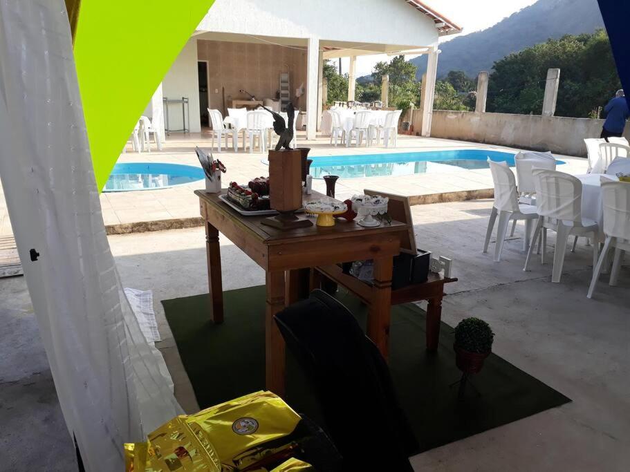 Casa em Itaipuaçu com Ar Piscina Churrasqueira