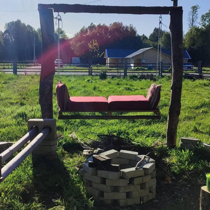 Domo el avellano inmerso en el bosque con tinaja incluida