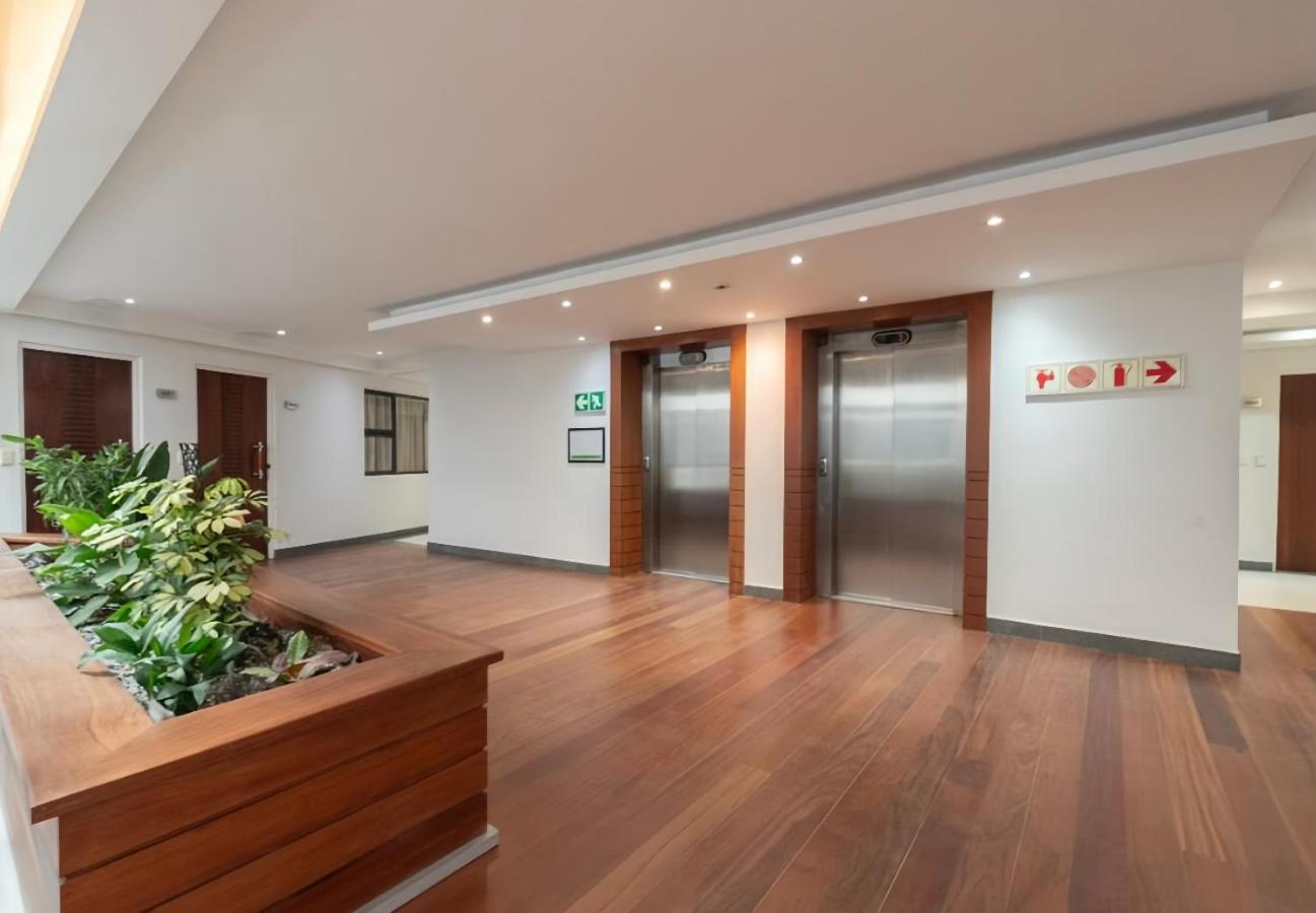 Chic Apartment at The Rockwell - Balcony & Mountain View view 4