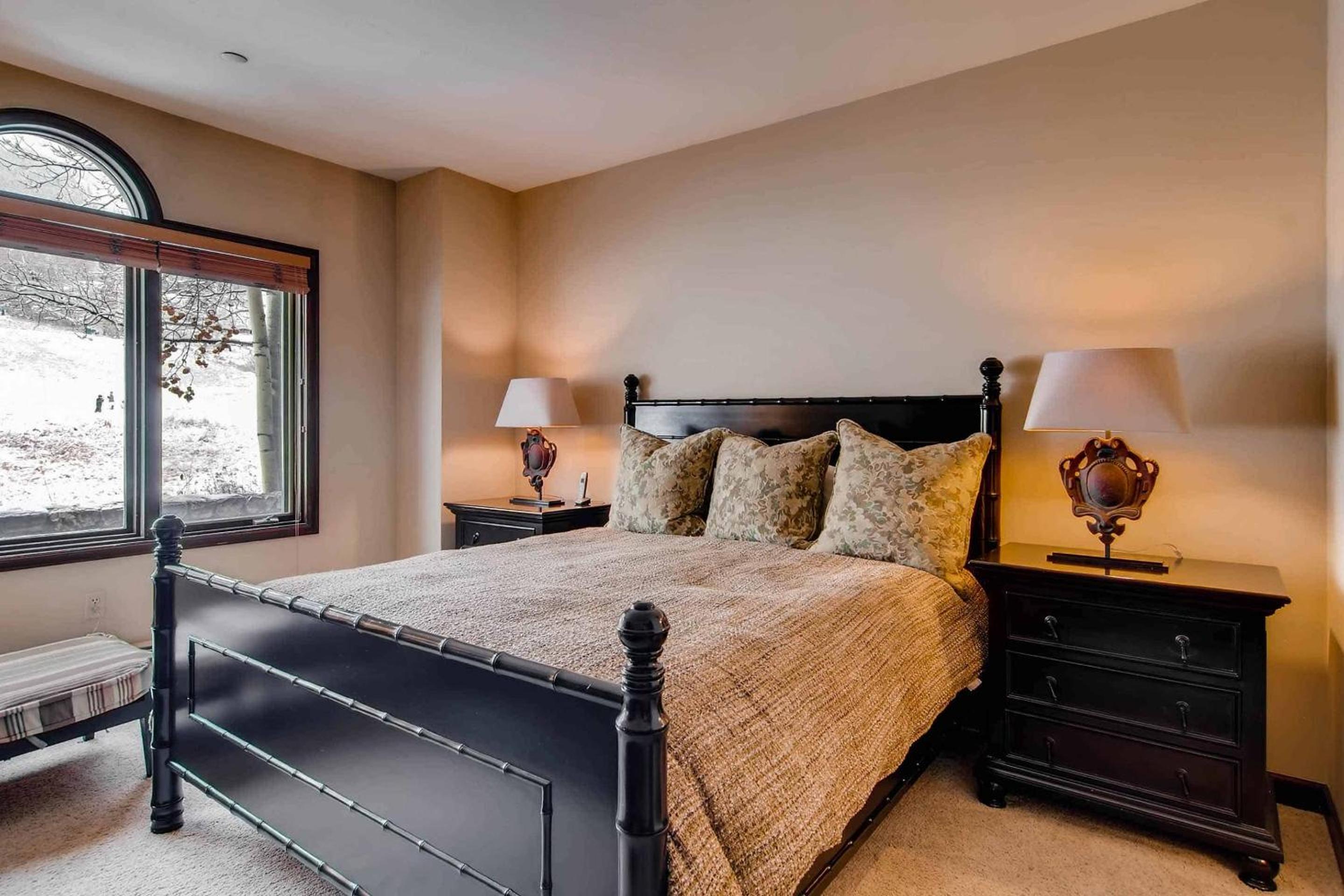 Highlands Lodge 204 by East West Hospitality view 5