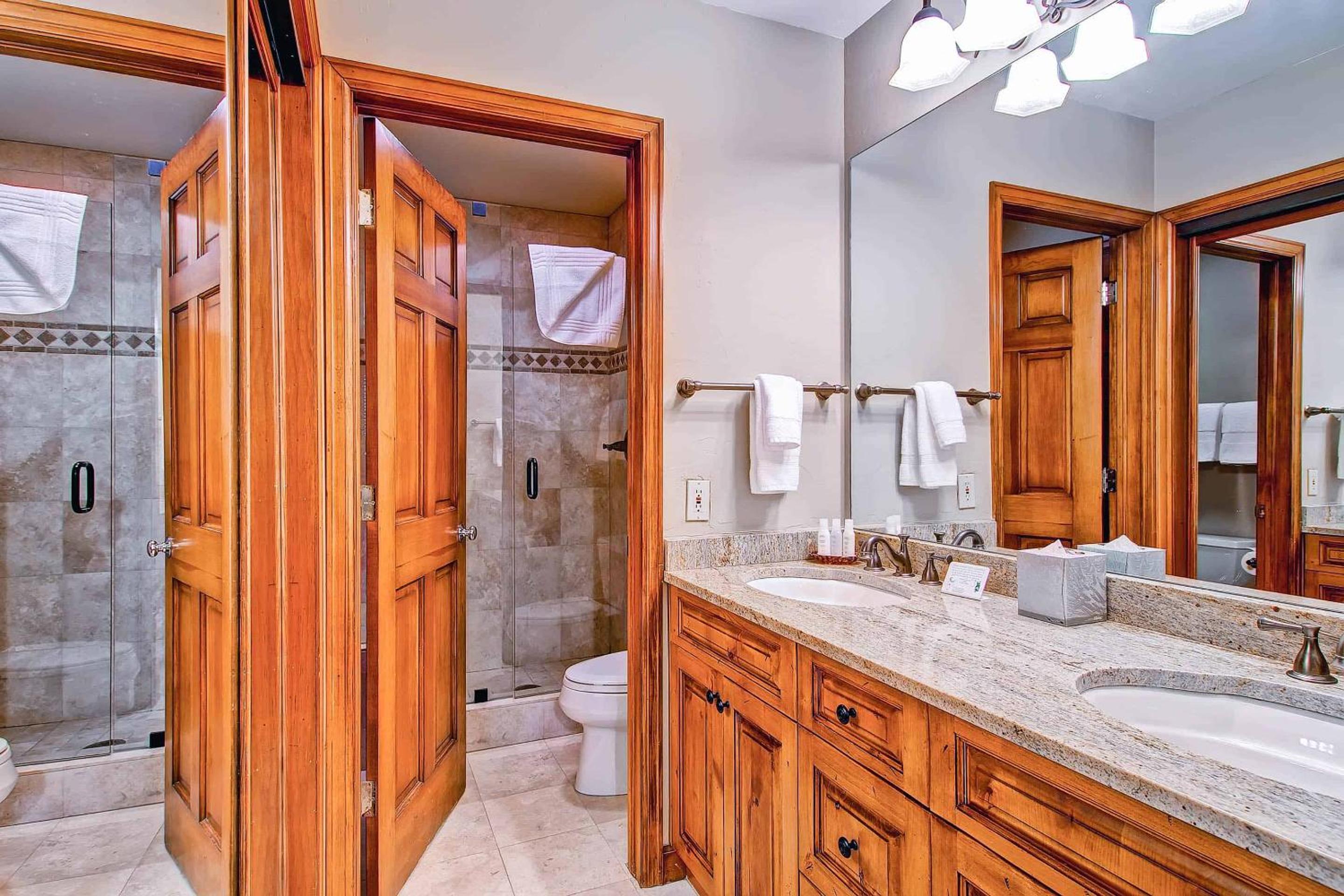Highlands Lodge 208 by East West Hospitality view 5