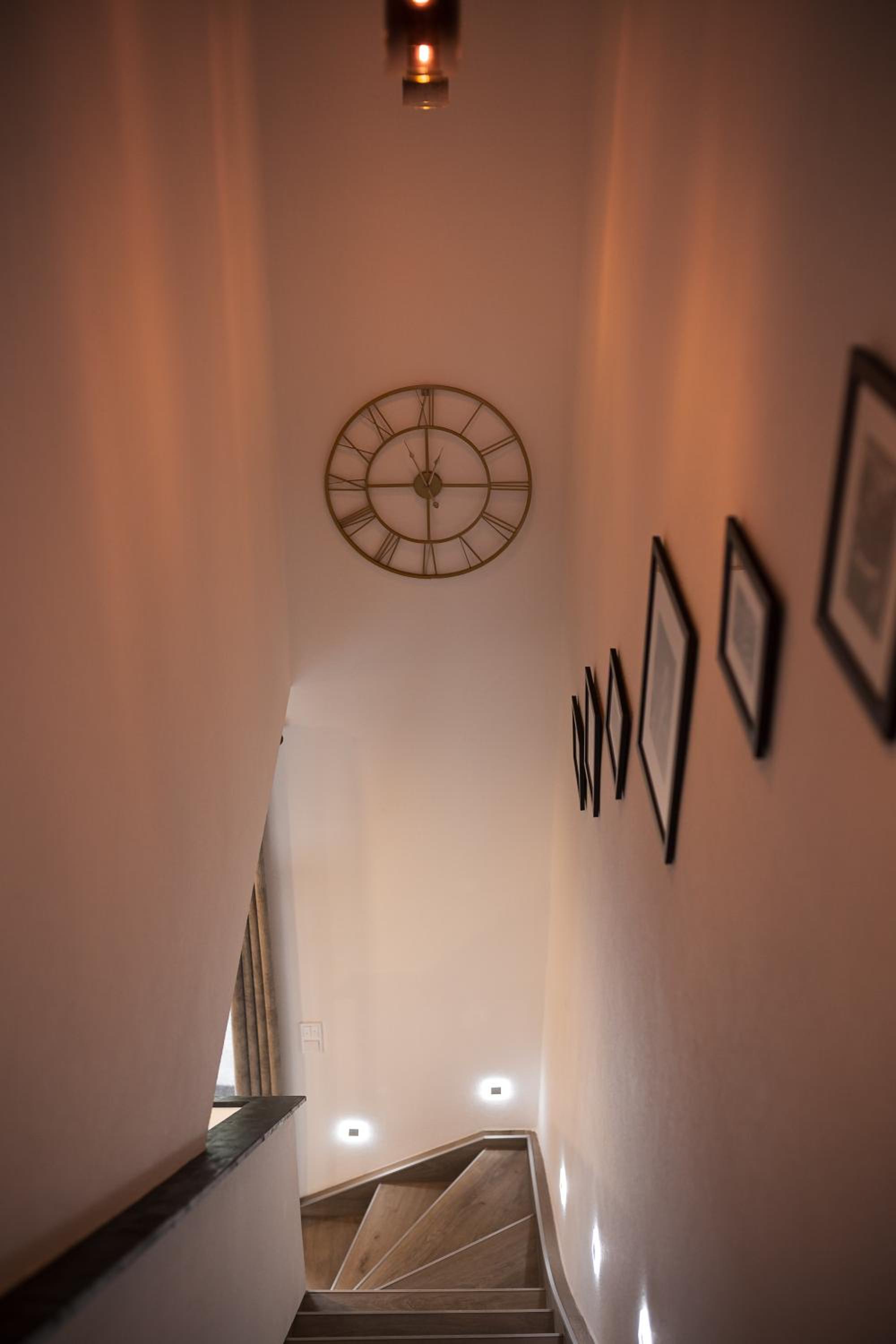MODERNHOUSE KO26