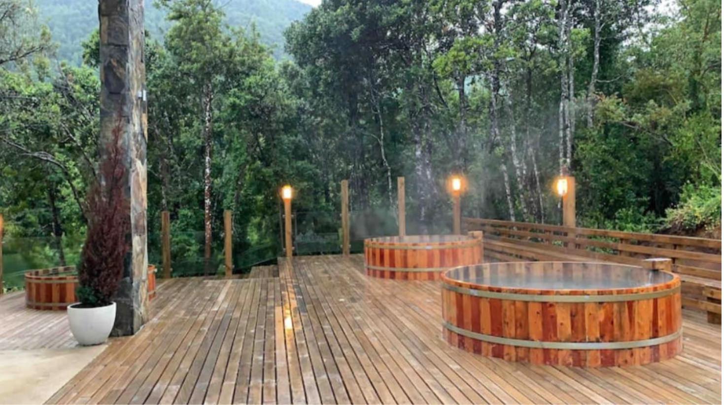 Parcela en bosque con hot tub