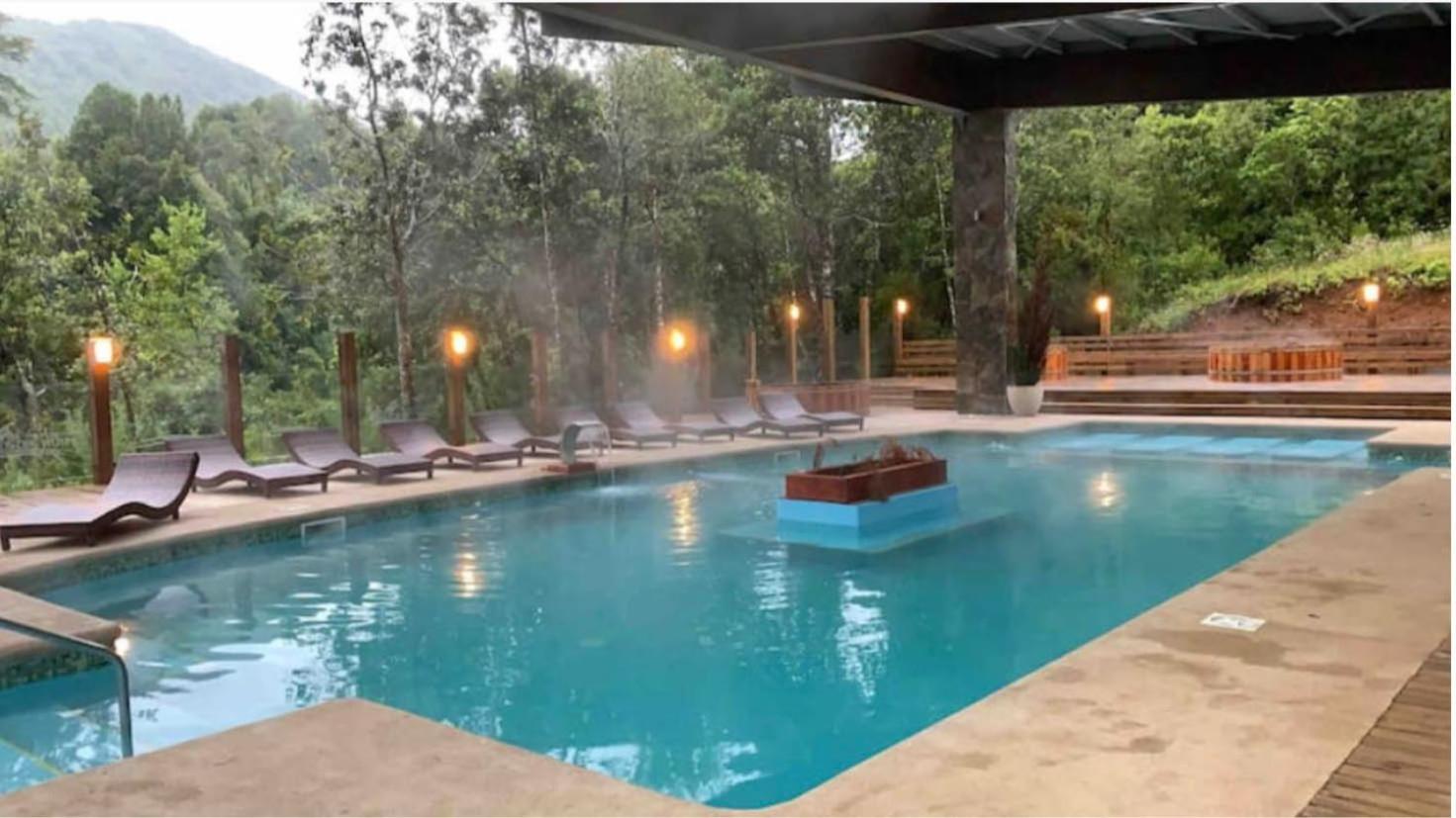 Parcela en bosque con hot tub