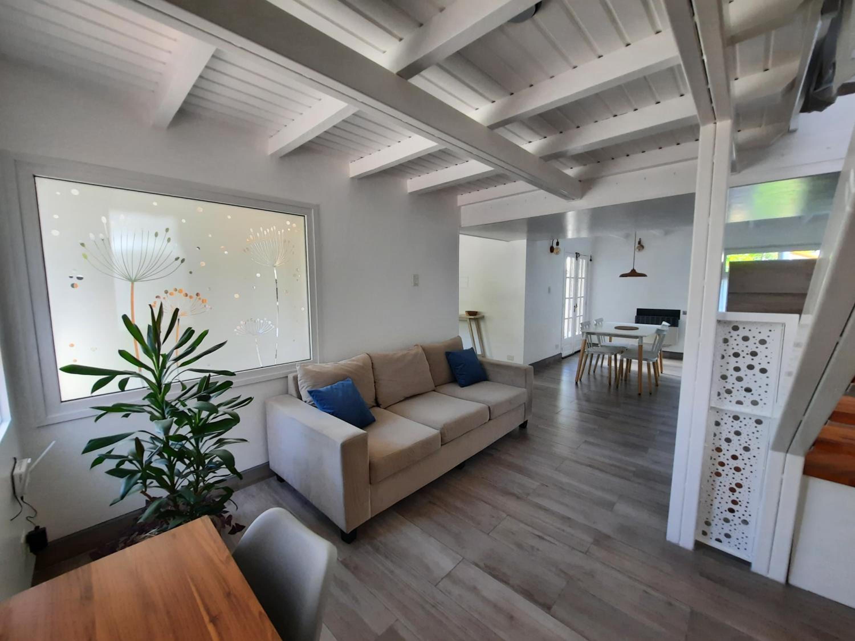 Rentahouse-smandes Casa con arroyo