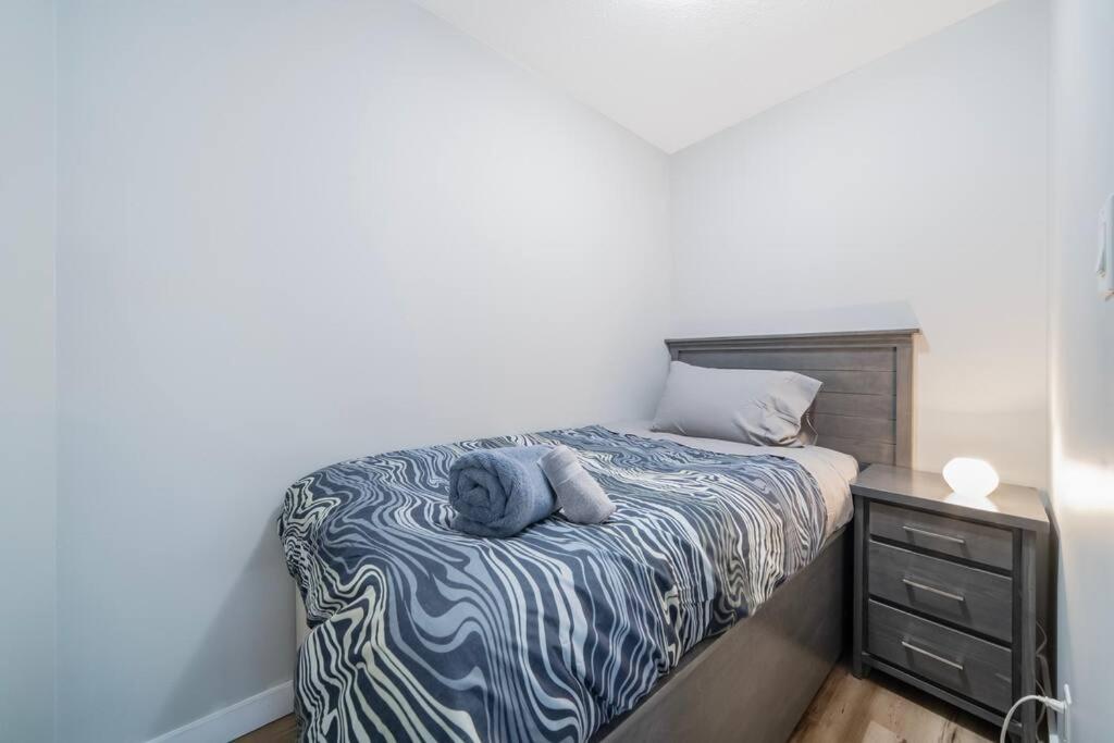 Beautiful Dt 3 Bed 2Bath Apat Free Parking & Pool