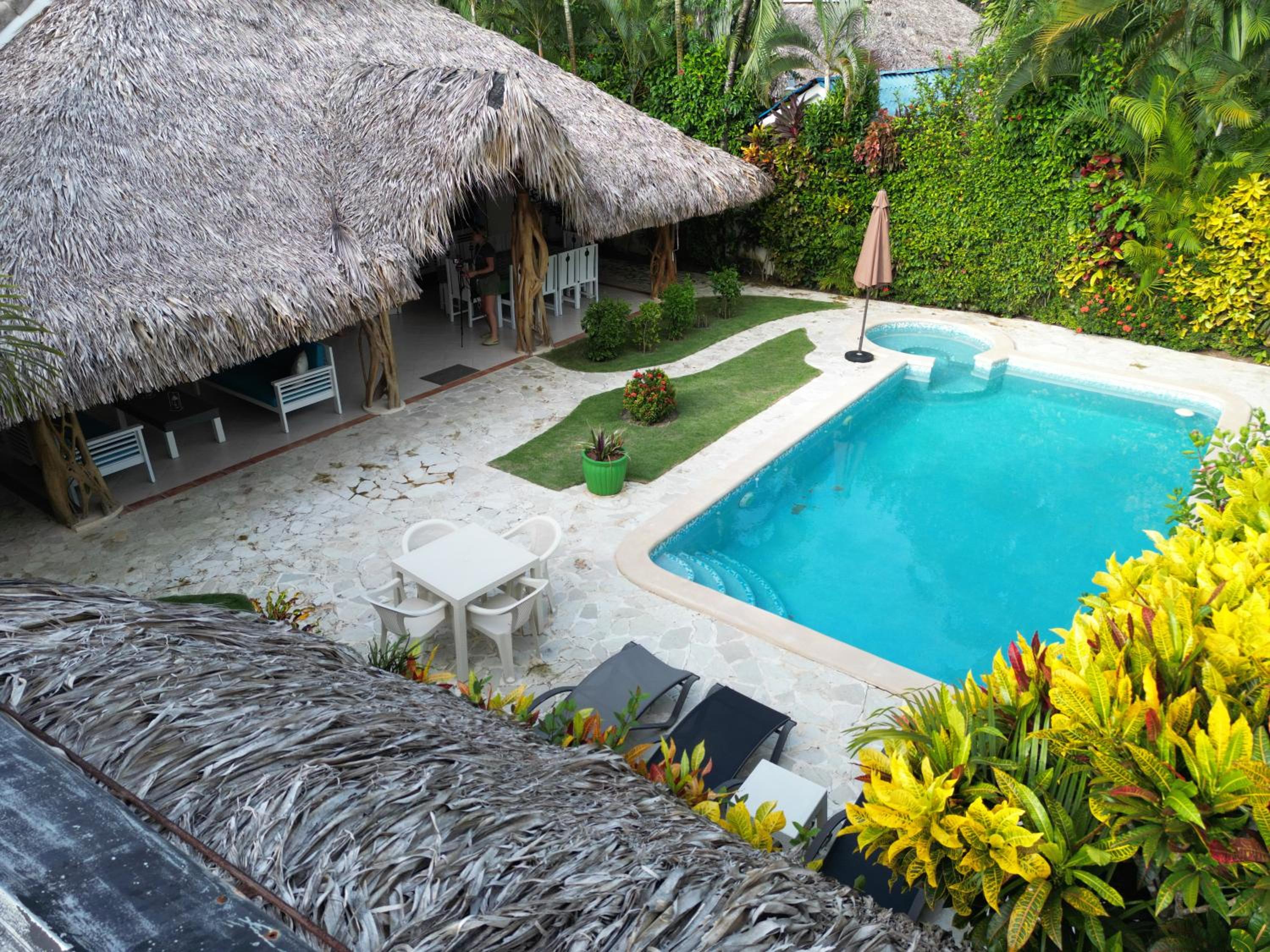 Tropical House with Bungalow and Pool Near Playa Poppy