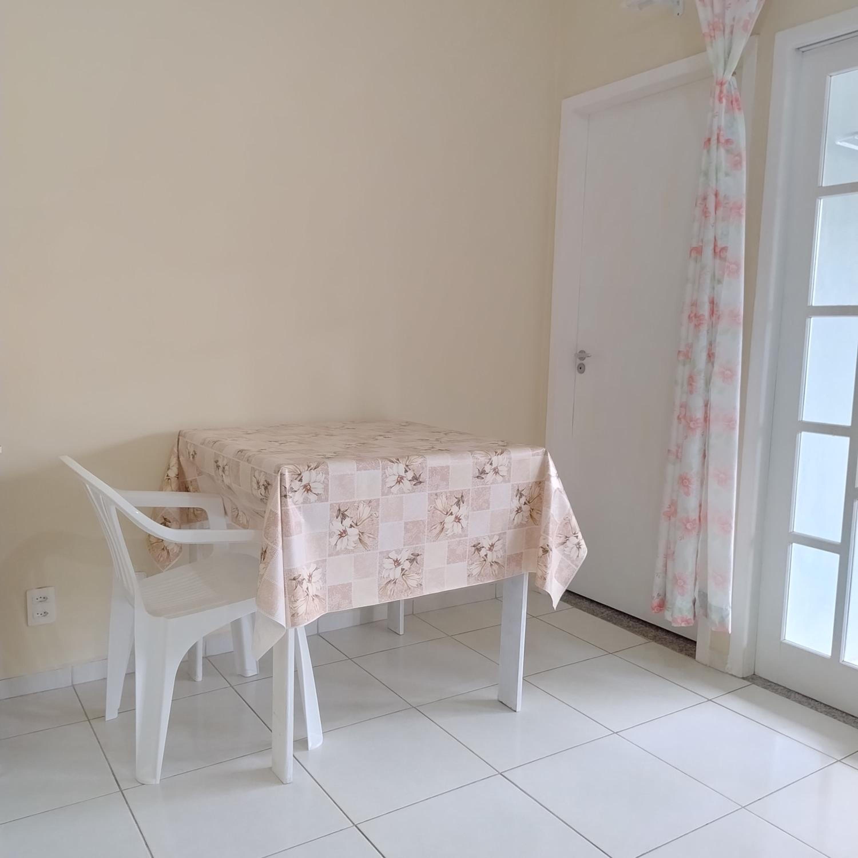 Kitnet bem localizada no bairro Costa e Silva