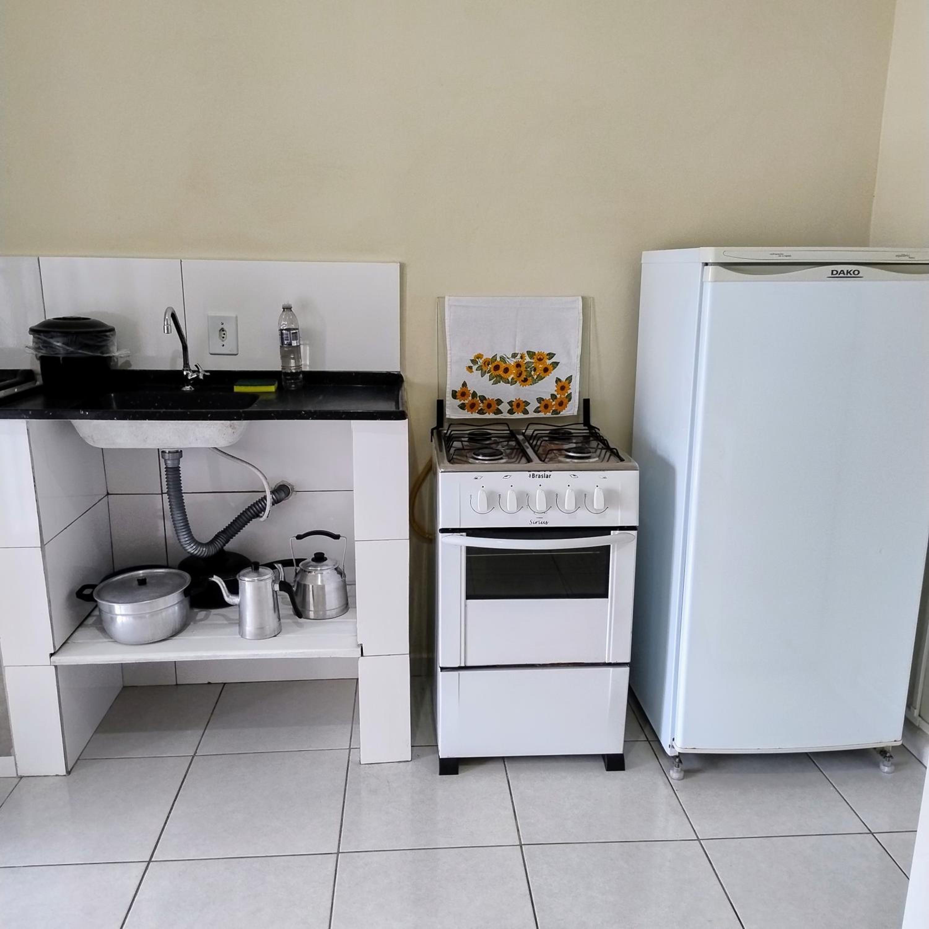 Kitnet bem localizada no bairro Costa e Silva