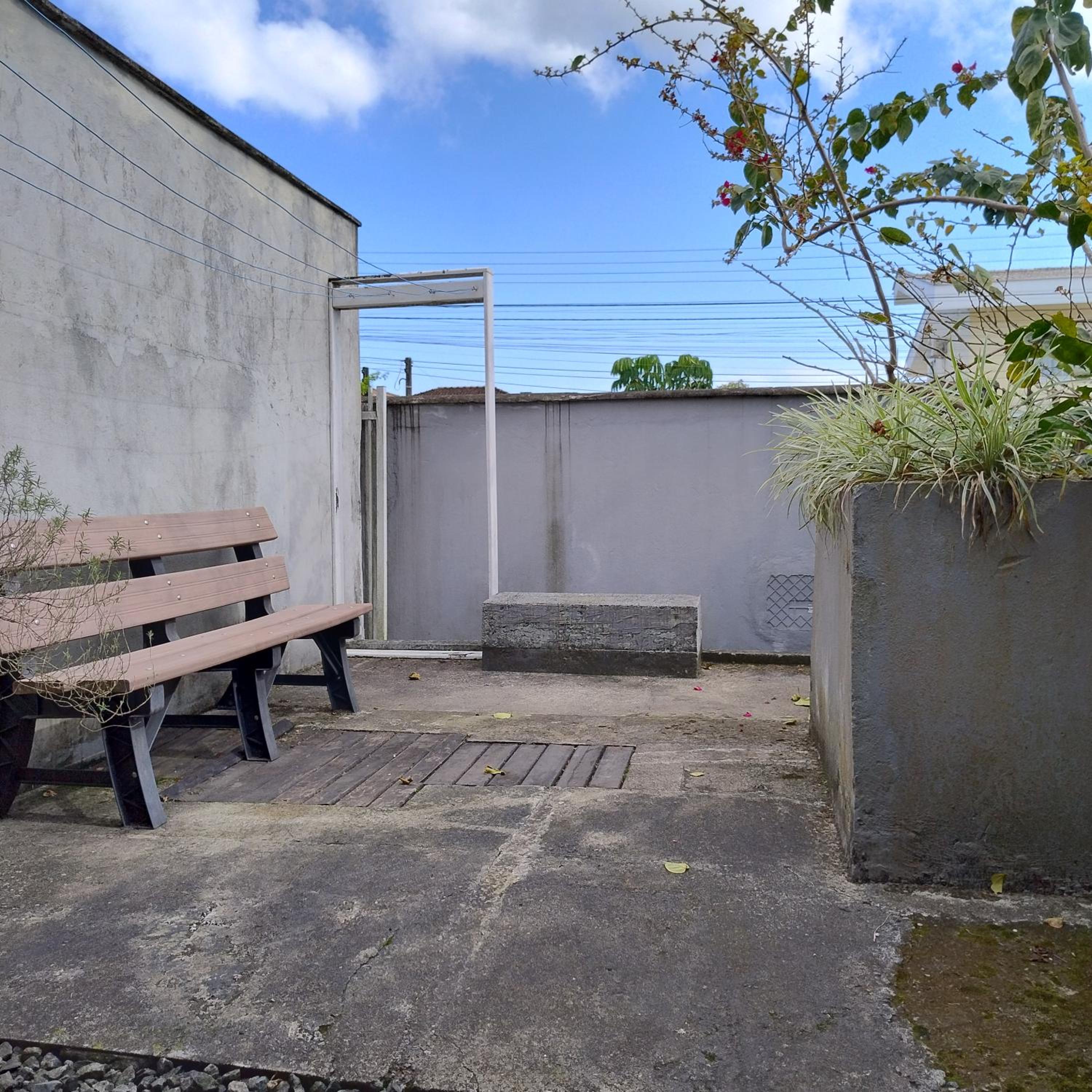 Kitnet bem localizada no bairro Costa e Silva
