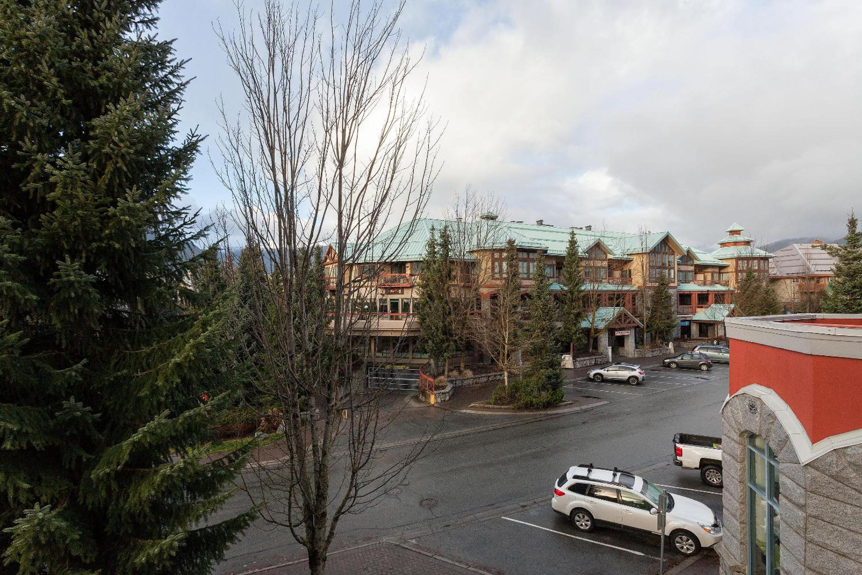 Alpenglow Lodge Two Bedroom Apartment by MVA