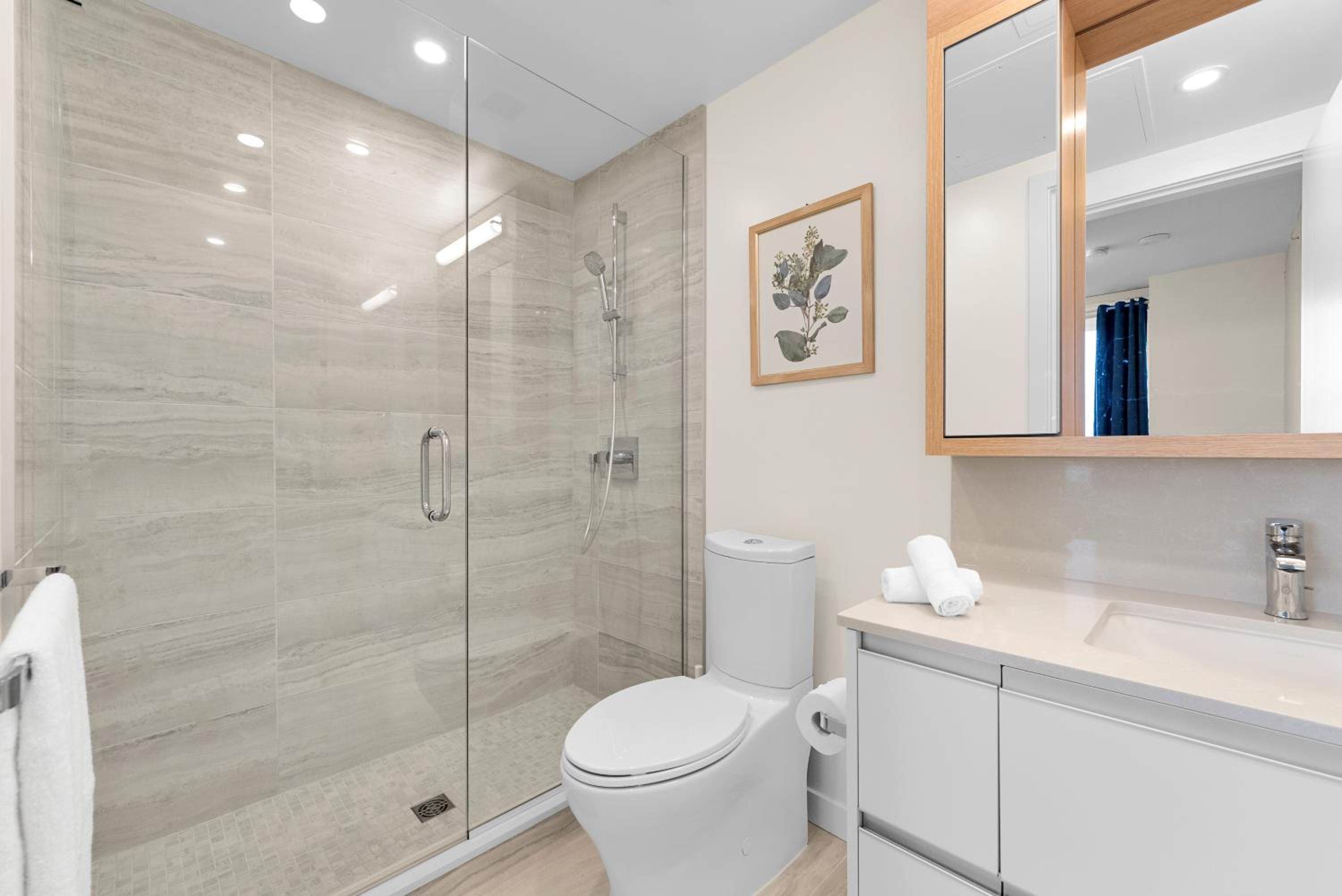 Brand new Stylists Richmond central 2B2BR