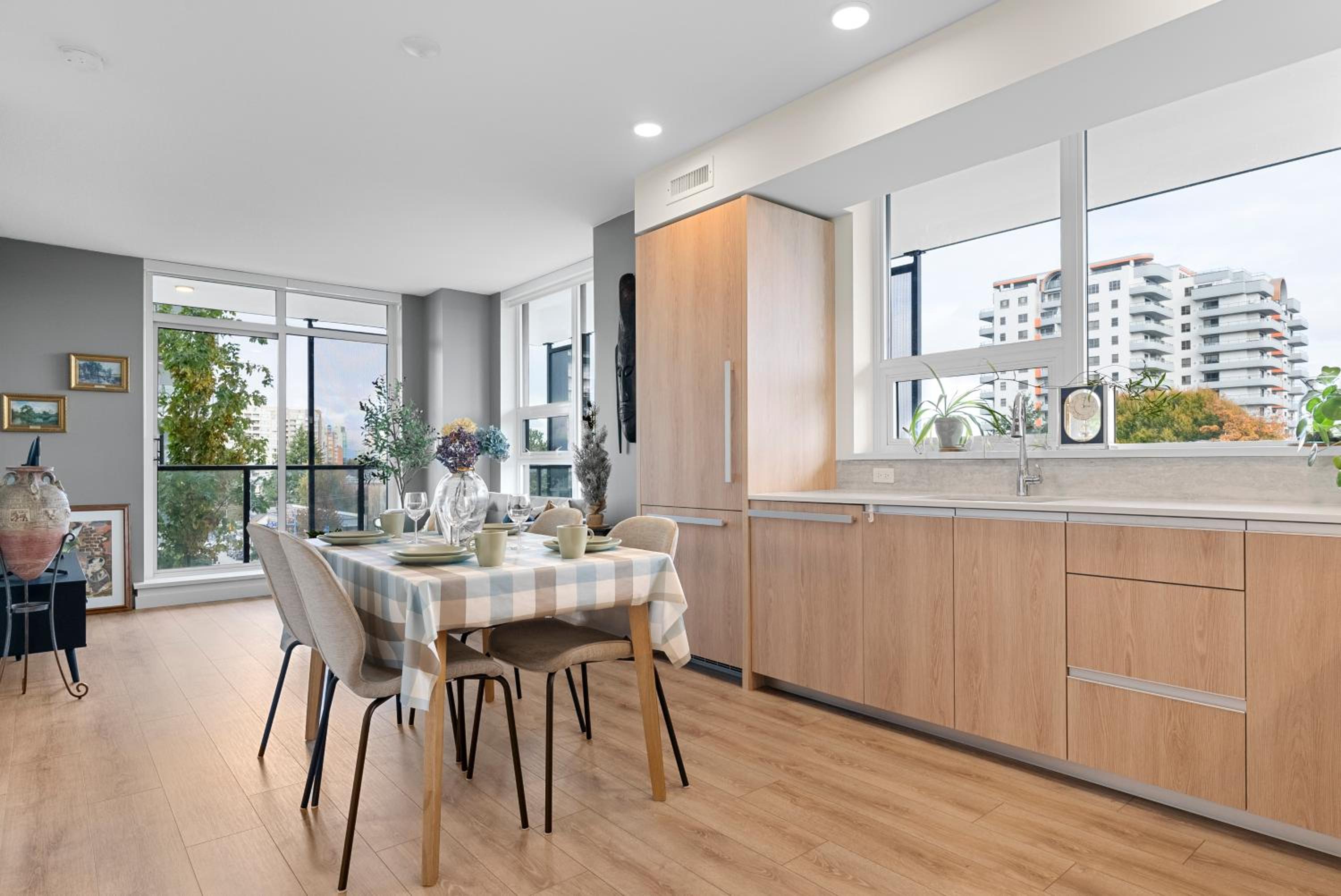 Brand new Stylists Richmond central 2B2BR