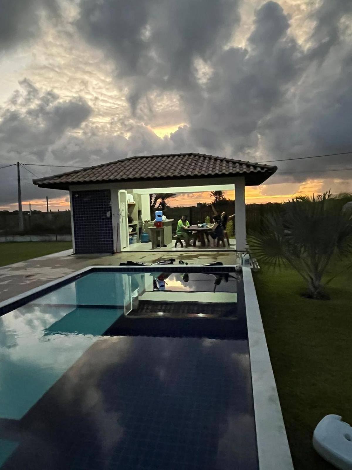 CASA com PISCINA e PRÓXIMA à PRAIA das PISCINAS NATURAIS - TAIPU DE FORA