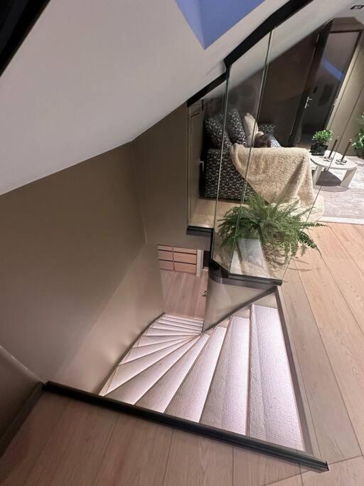 Eksklusiv Enebolig med jacuzzi view 5