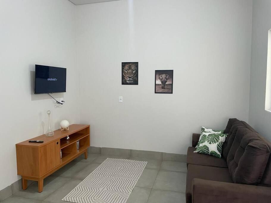 Casa completa, ótima localizacao para 4 pessoas