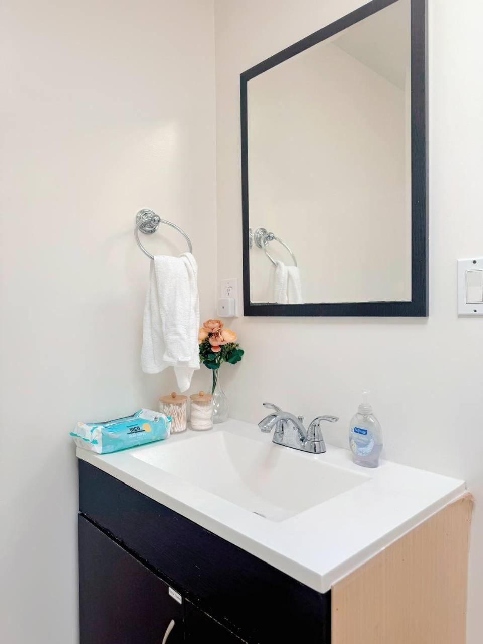 Coastal Comfort Homestay in West Los Angeles
