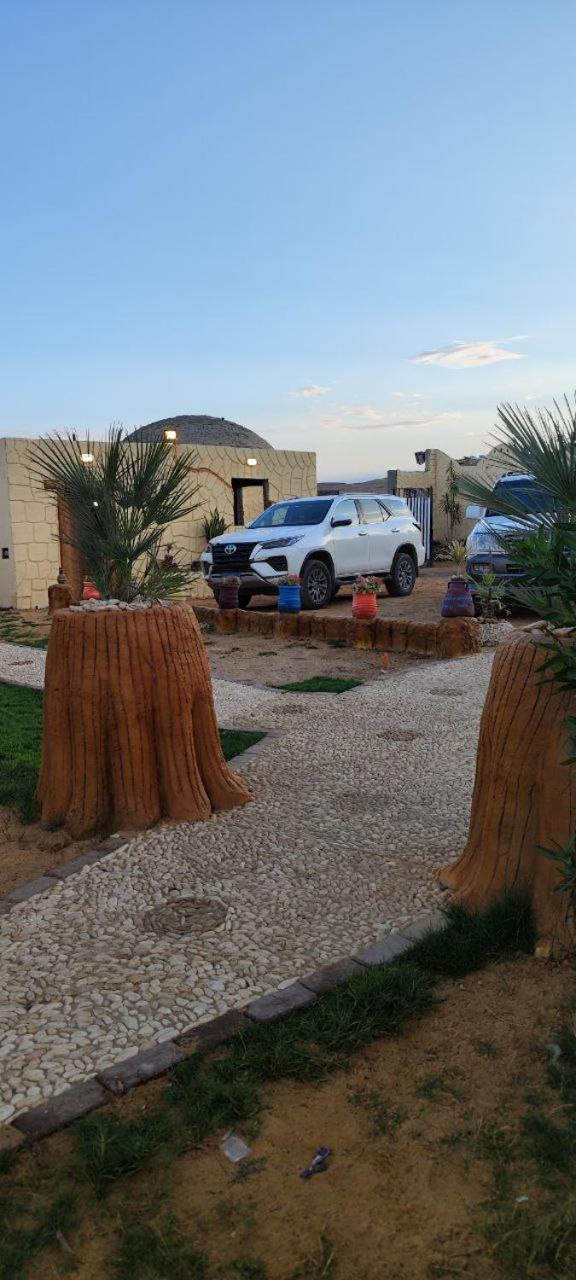 Pyramids Lodge