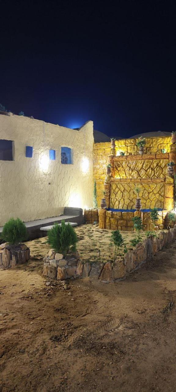 Pyramids Lodge