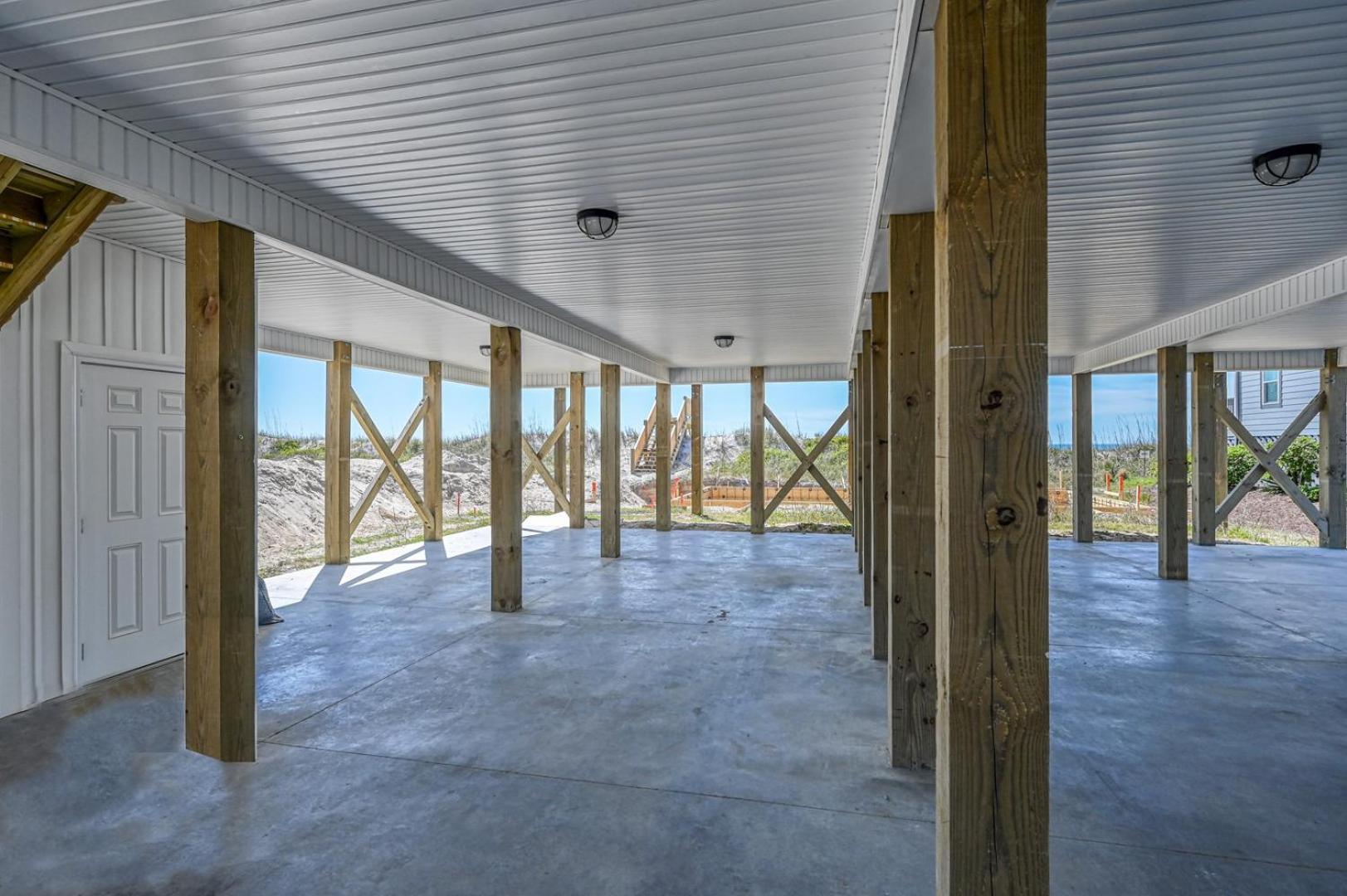 North Topsail Oceanfront with Shared Pool - Dogs Allowed - Elevator