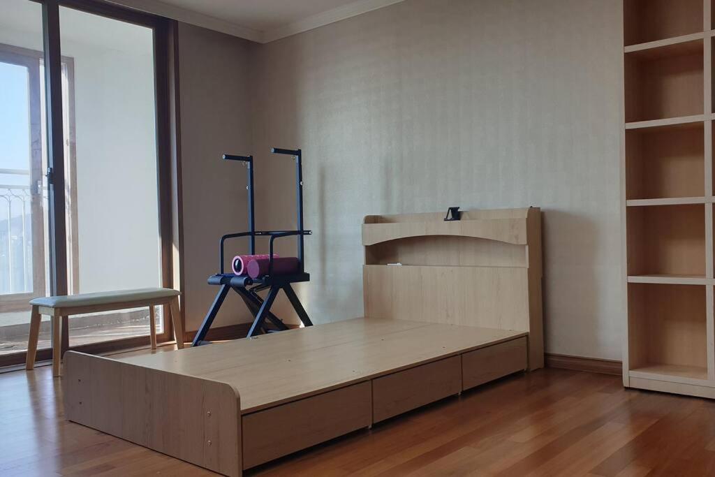 Seoul Best Eco-Friendly Apartment near National Mountain Park view 5