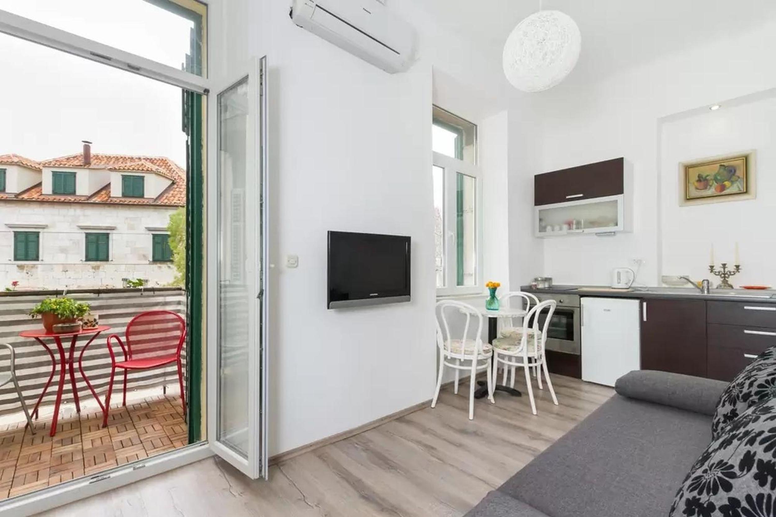 Riva Waterfront Apartments en Split — kitchen