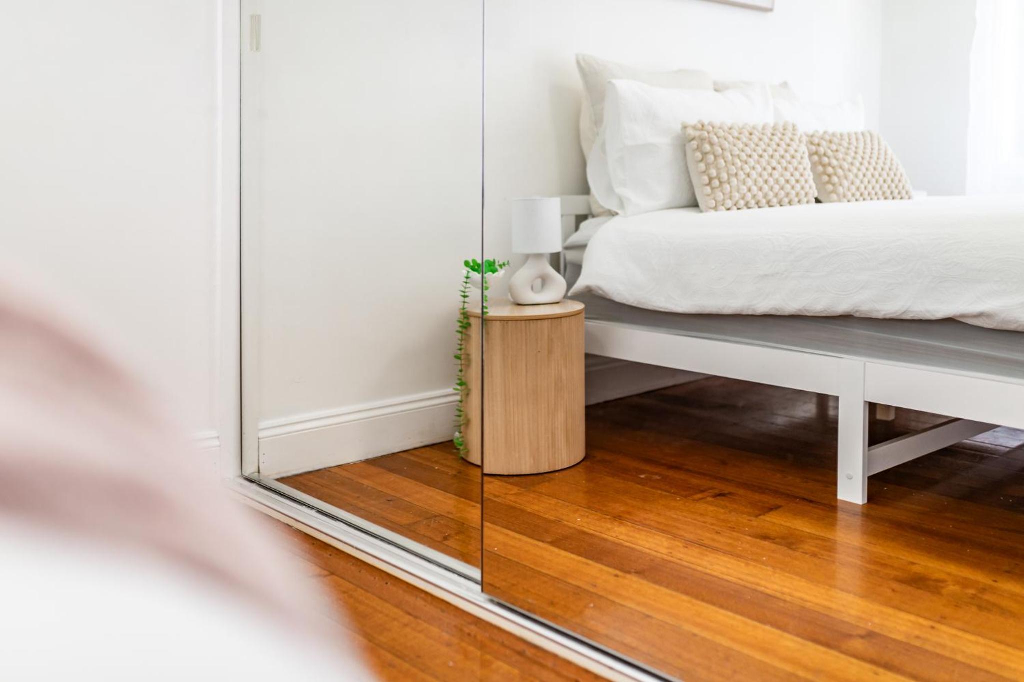 Orton Blue- Beachside getaway for 4, Pets welcome, Aircon, Park and walk to everything!