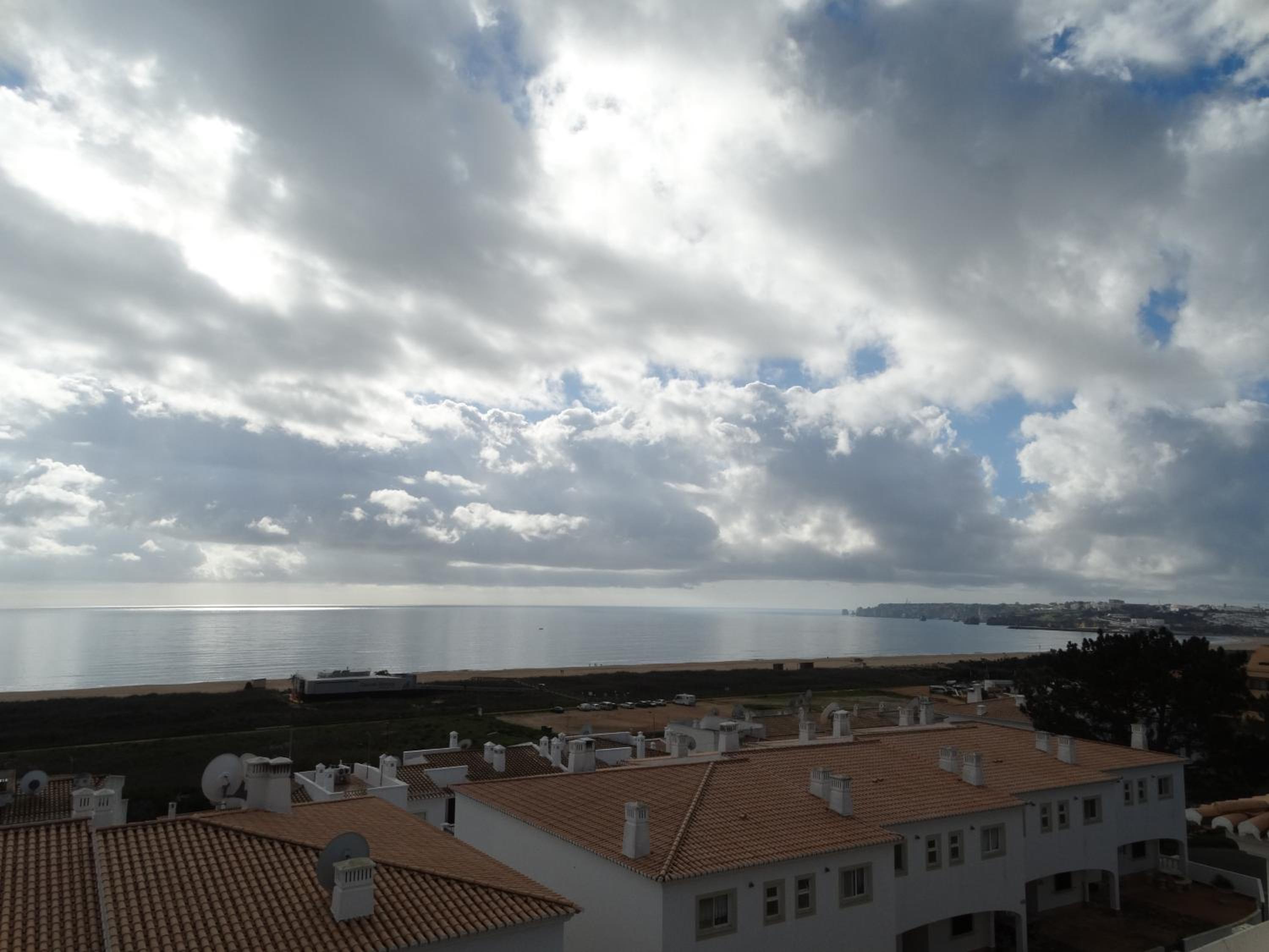 Apartamento Meia Praia view 2