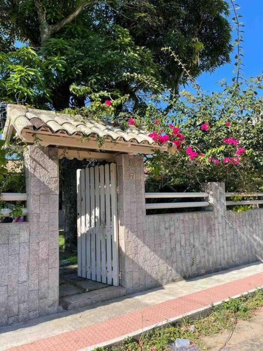 Casa Meaipe! Casa arejada e confortável com jardim