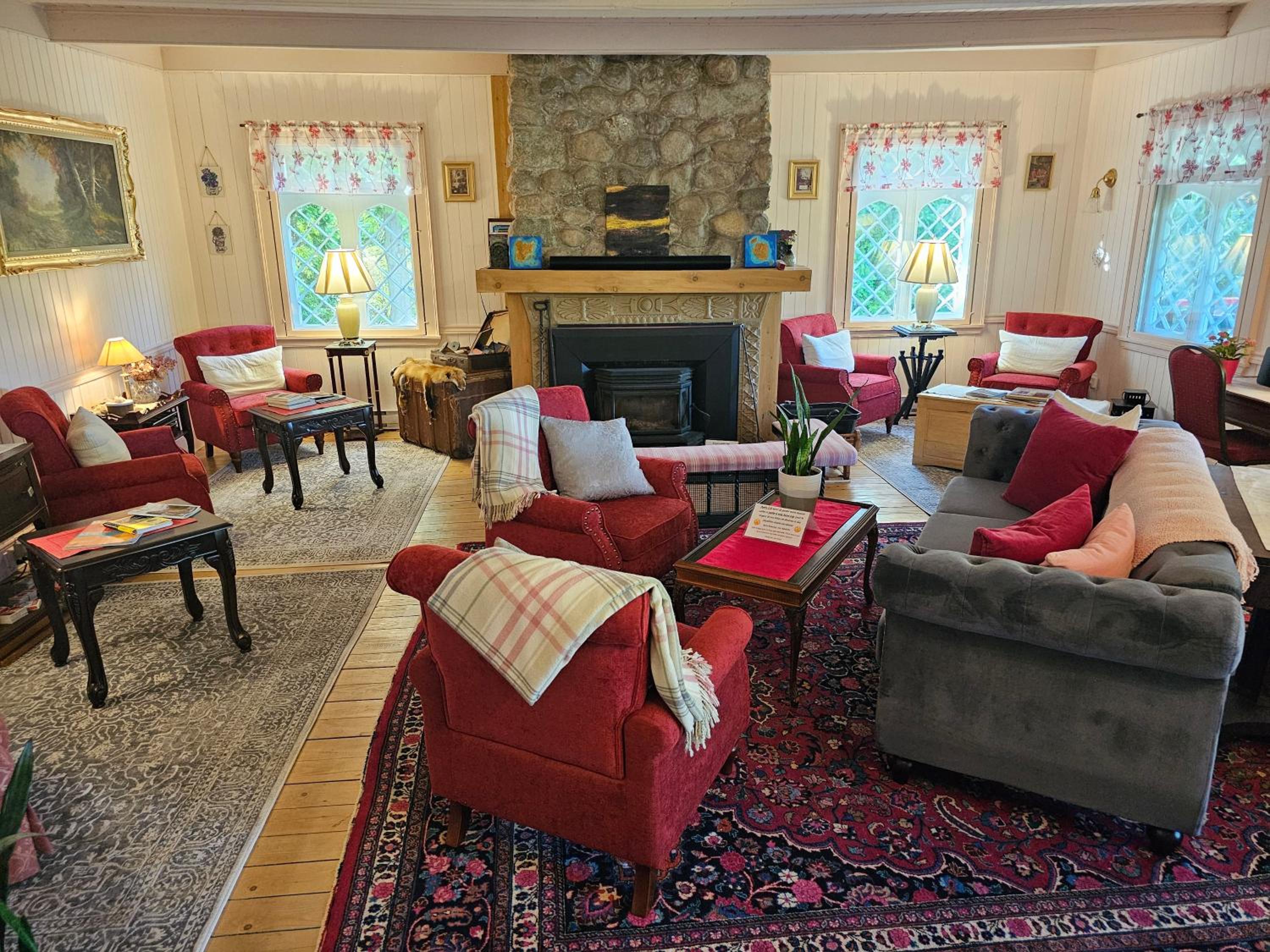 Auberge La Châtelaine view 3