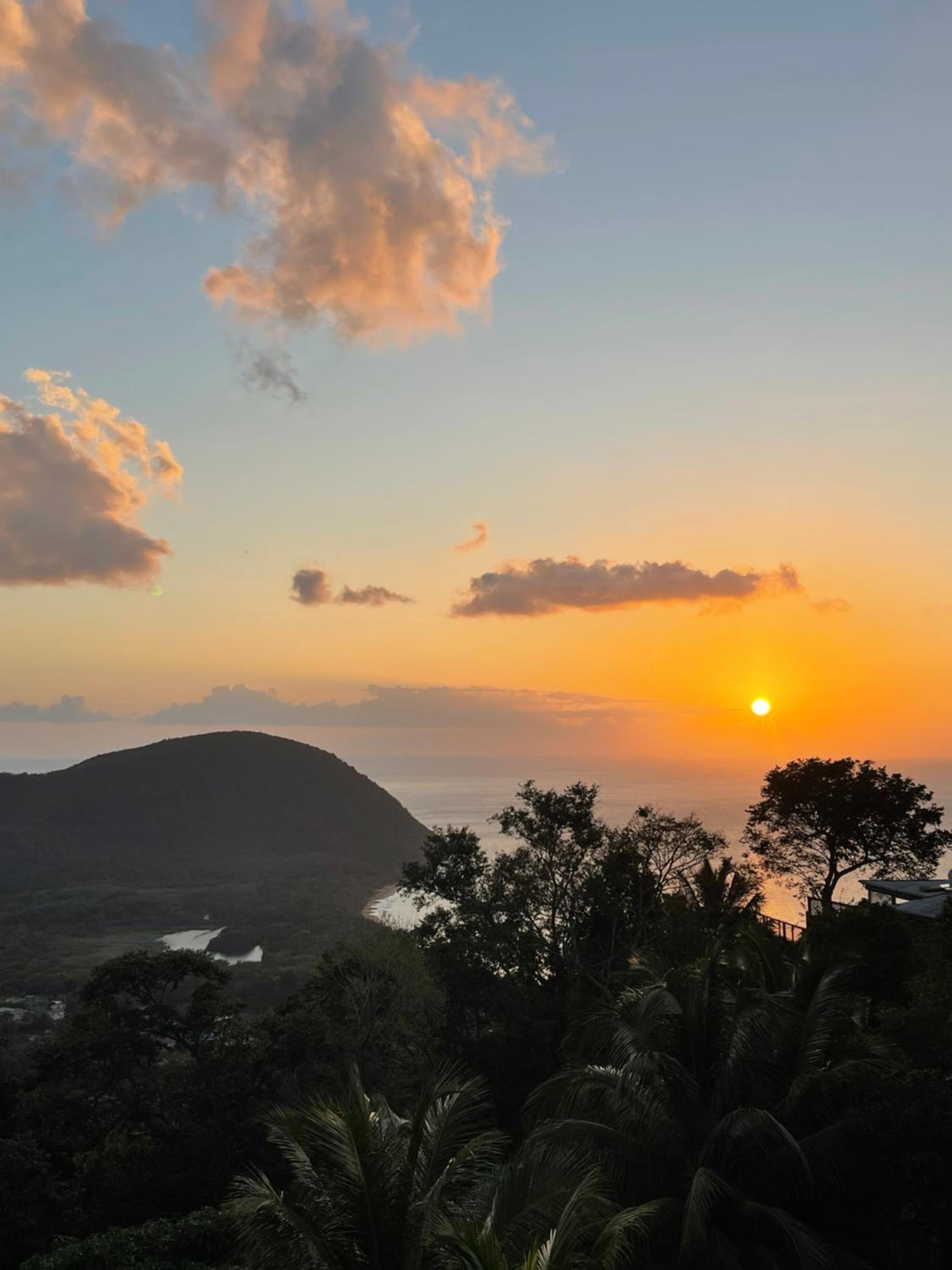 "Valériane" superbe studio vue panoramique grande anse view 4