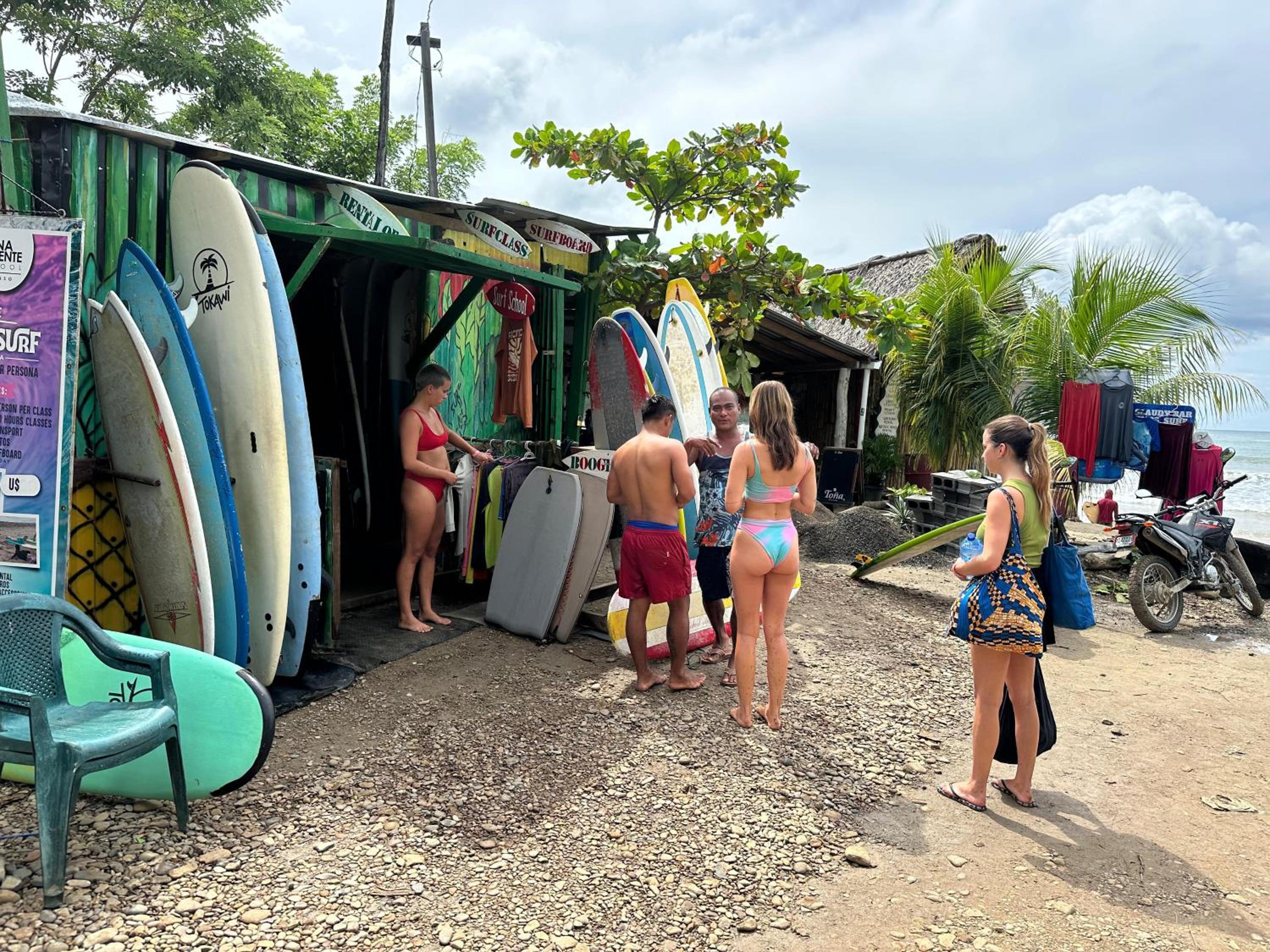 Casa de Olas - Eco Rustic Hostel