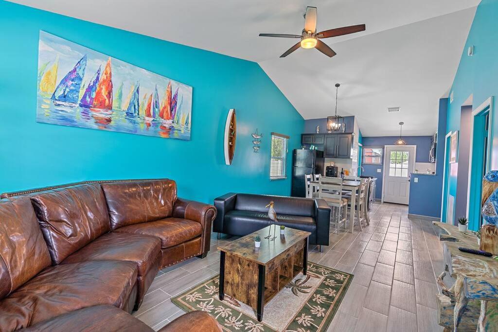 Newly renovated, cozy 2 bedroom view 4