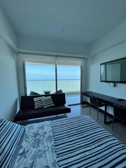 Descanso y confort frente al mar!