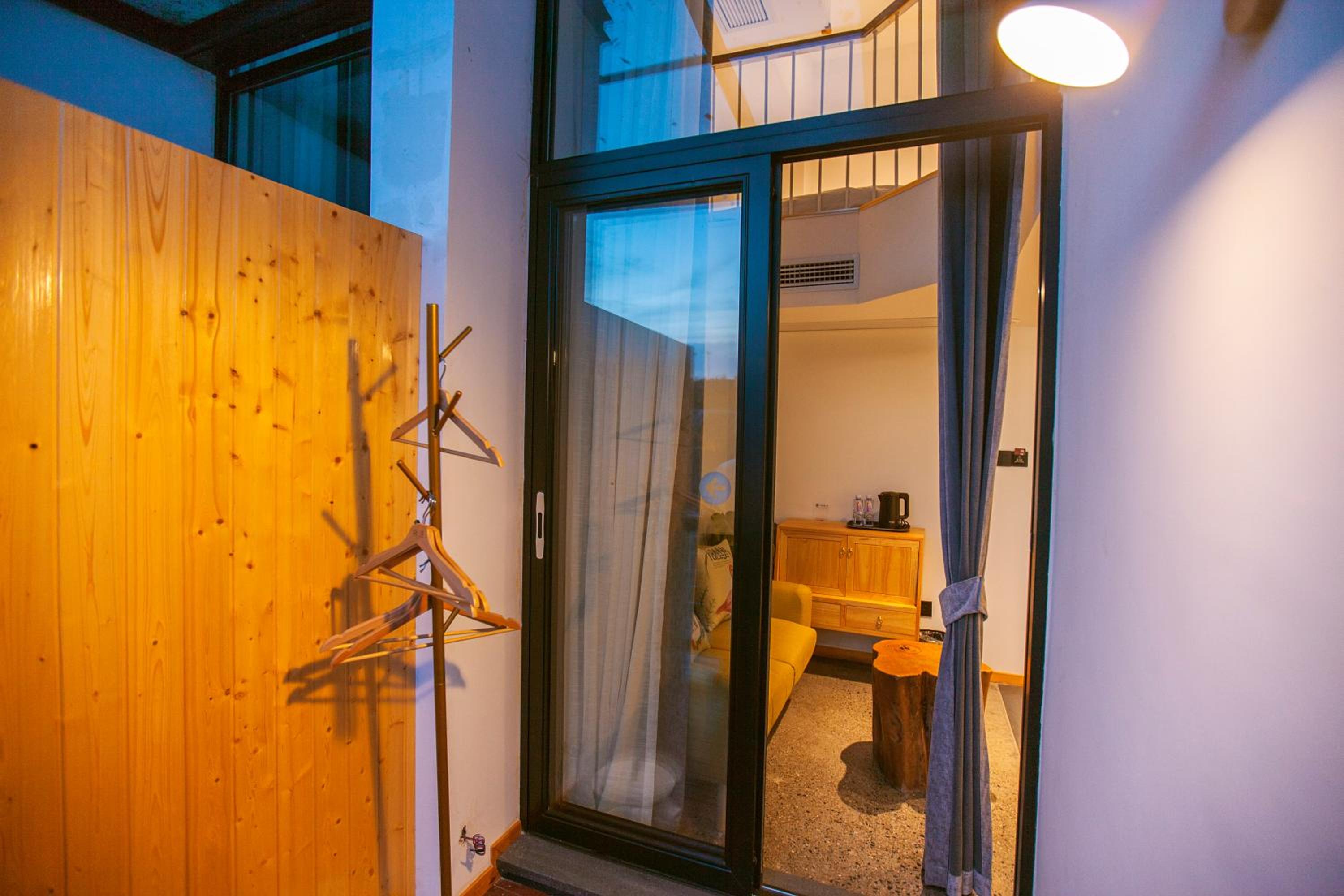 Tianmen Boutiqu Hotel-Free pickup-English services-Near the Tianmen Cableway